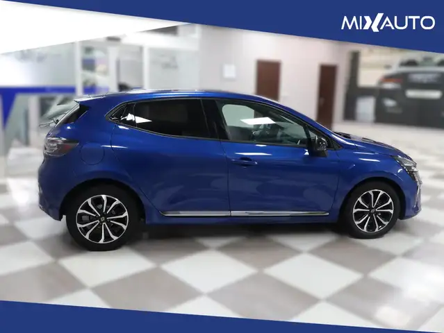 Renault Clio view 3