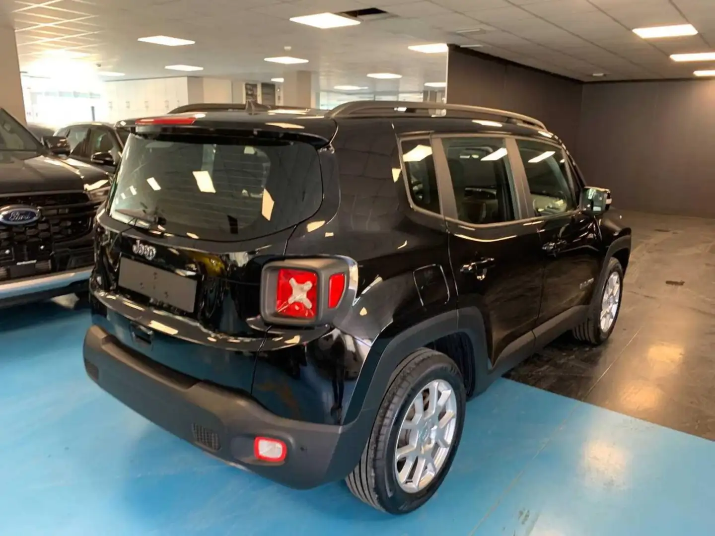 Jeep Renegade 1.5 Turbo T4 MHEV Limited Zwart - 2