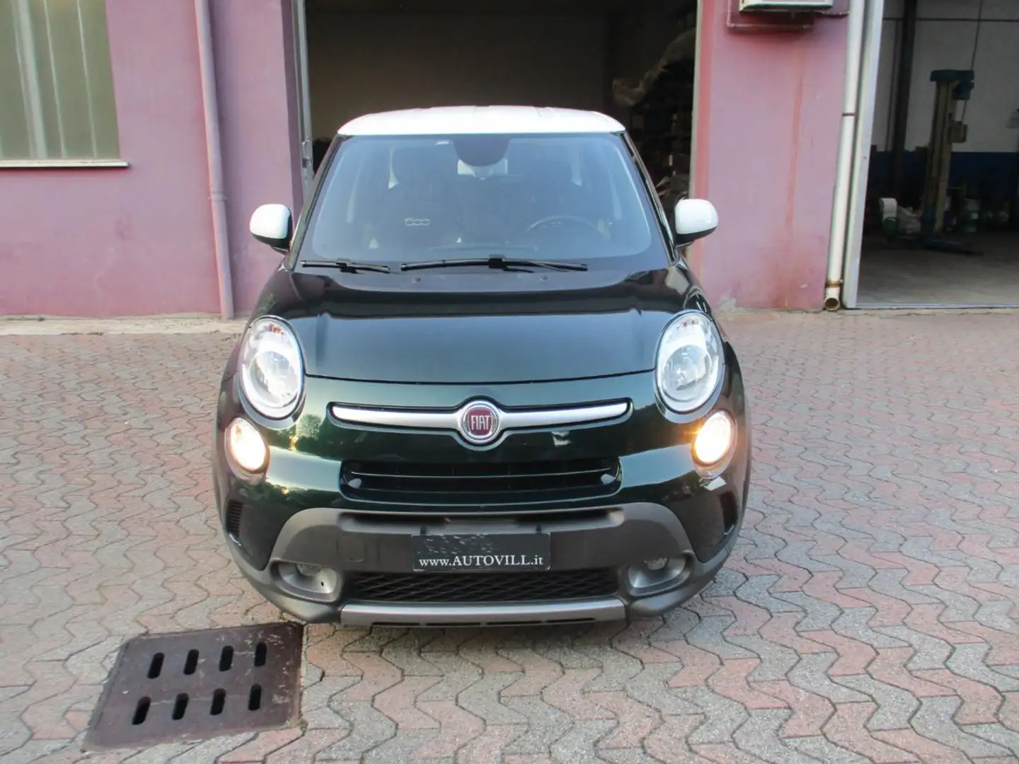 Fiat 500L 1.6 Multijet 120 CV Trekking *NAVI*CERCHI NERI* Groen - 1