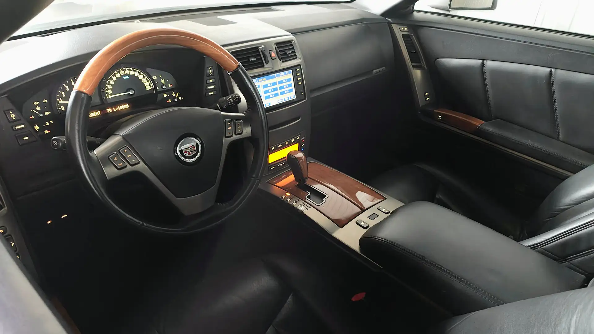 Cadillac XLR XLR 4,6 V8 |1.BESITZ|SAMMLERZUSTAND|COLLECTORS CAR Grau - 2