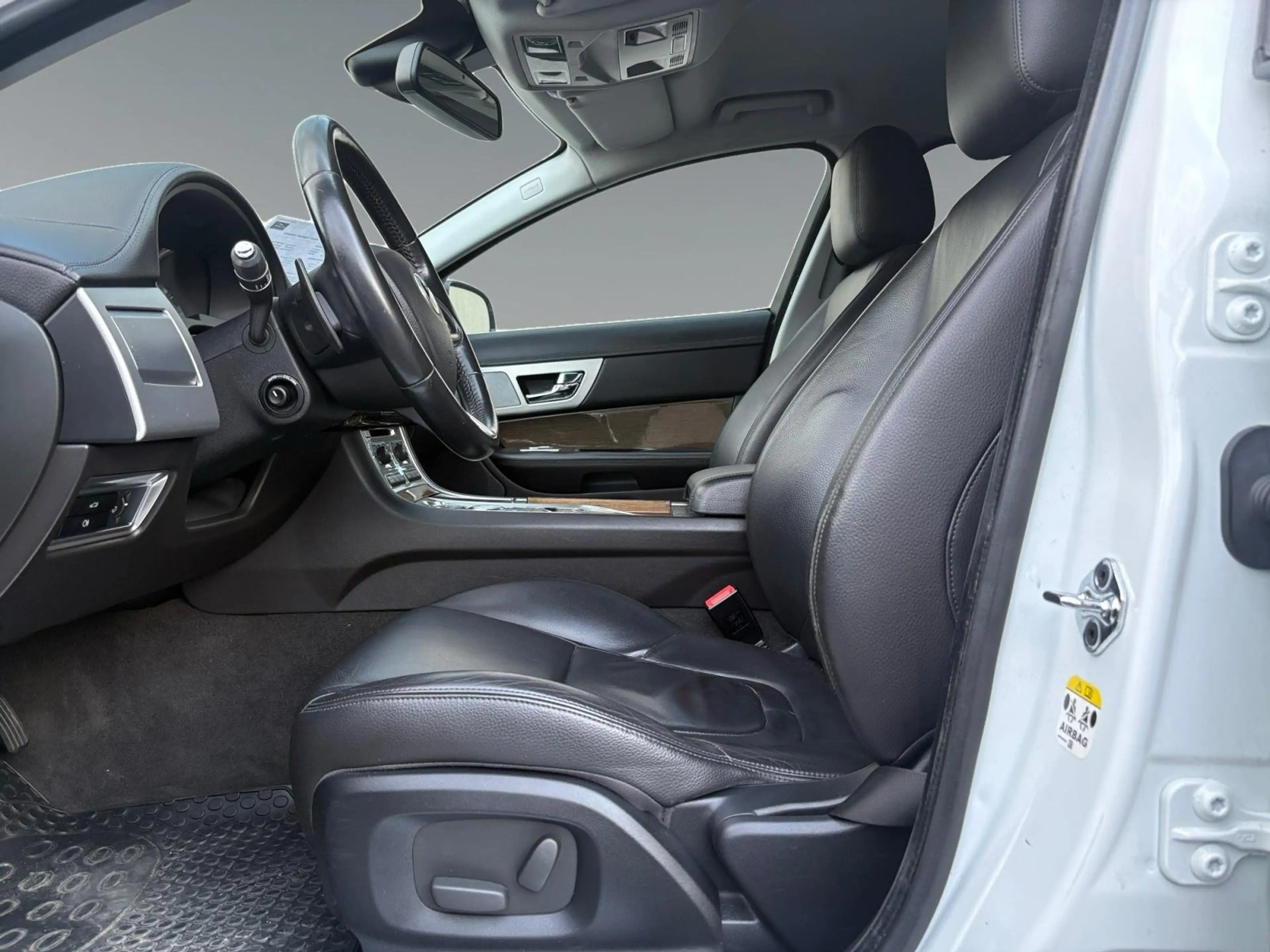 Jaguar XF 2.2 Diesel Automatik* Leder* Navi* Tempomat* RFK* — photo 9
