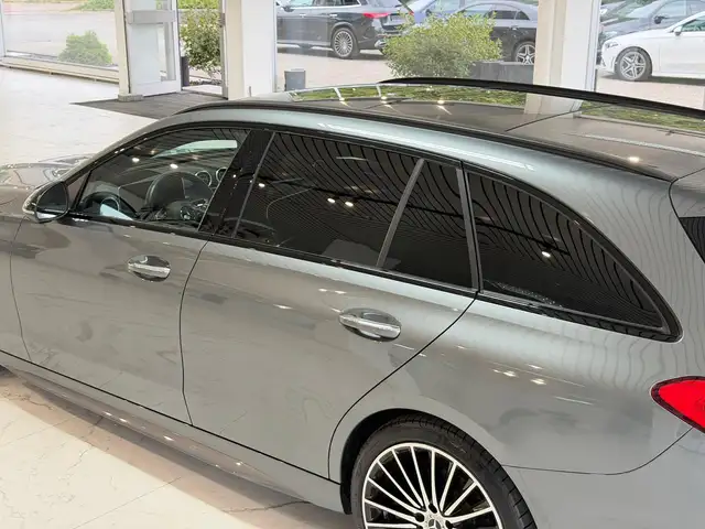 Mercedes-Benz 300 view 9