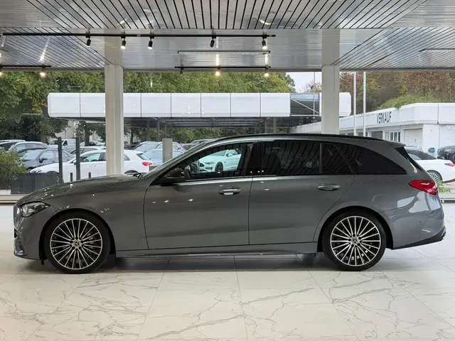 Mercedes-Benz 300 view 3