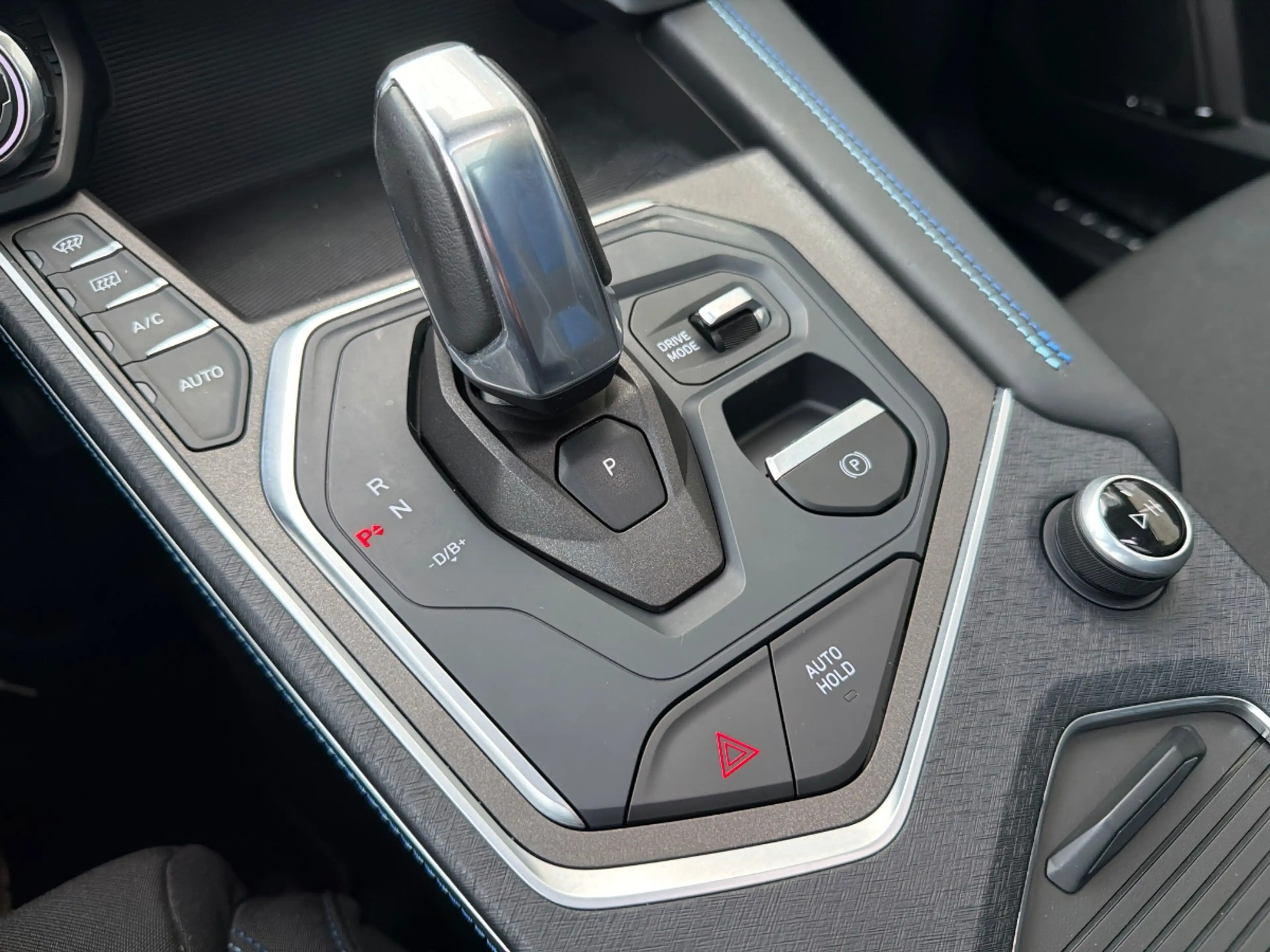 Lynk & Co 01 1.5 PLUG IN HYBRID|NL AUTO|360 CAMERA| — photo 13