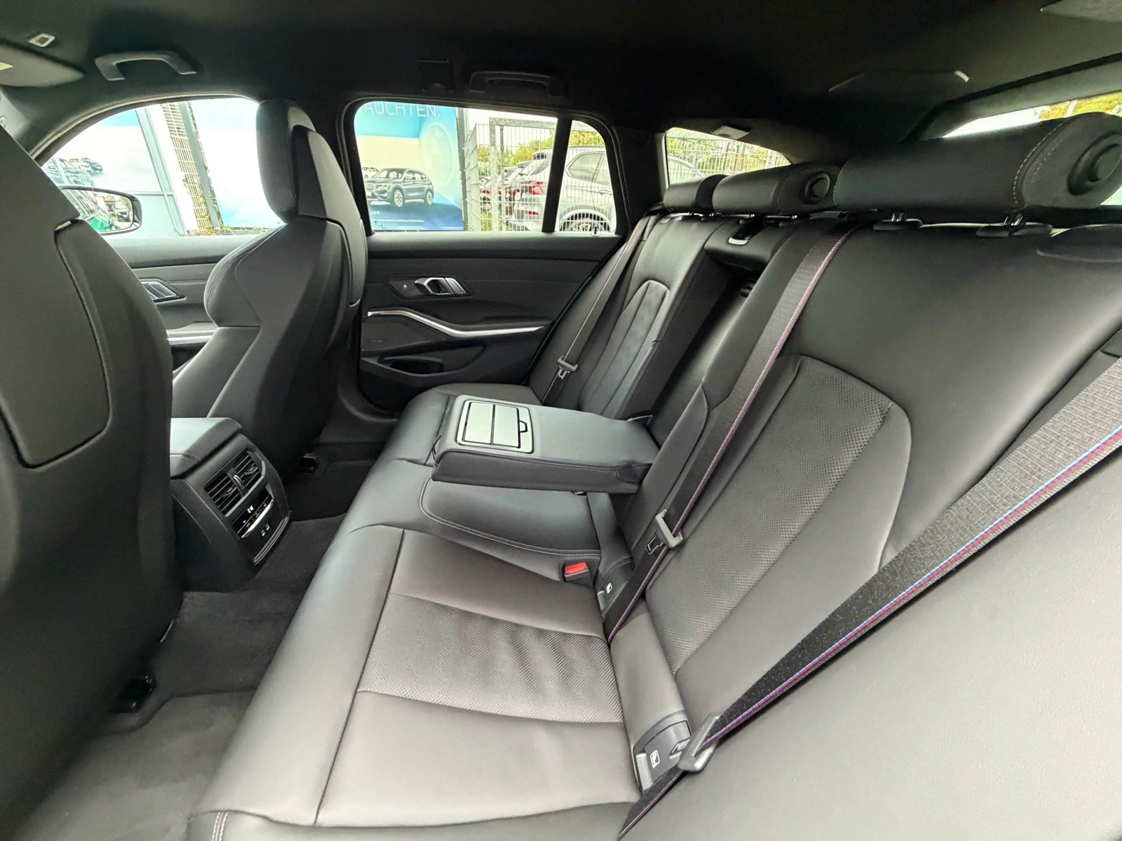 BMW M3 Competition Tour xDrive DA h&k Ad-Led PA+ Keyless — photo 20