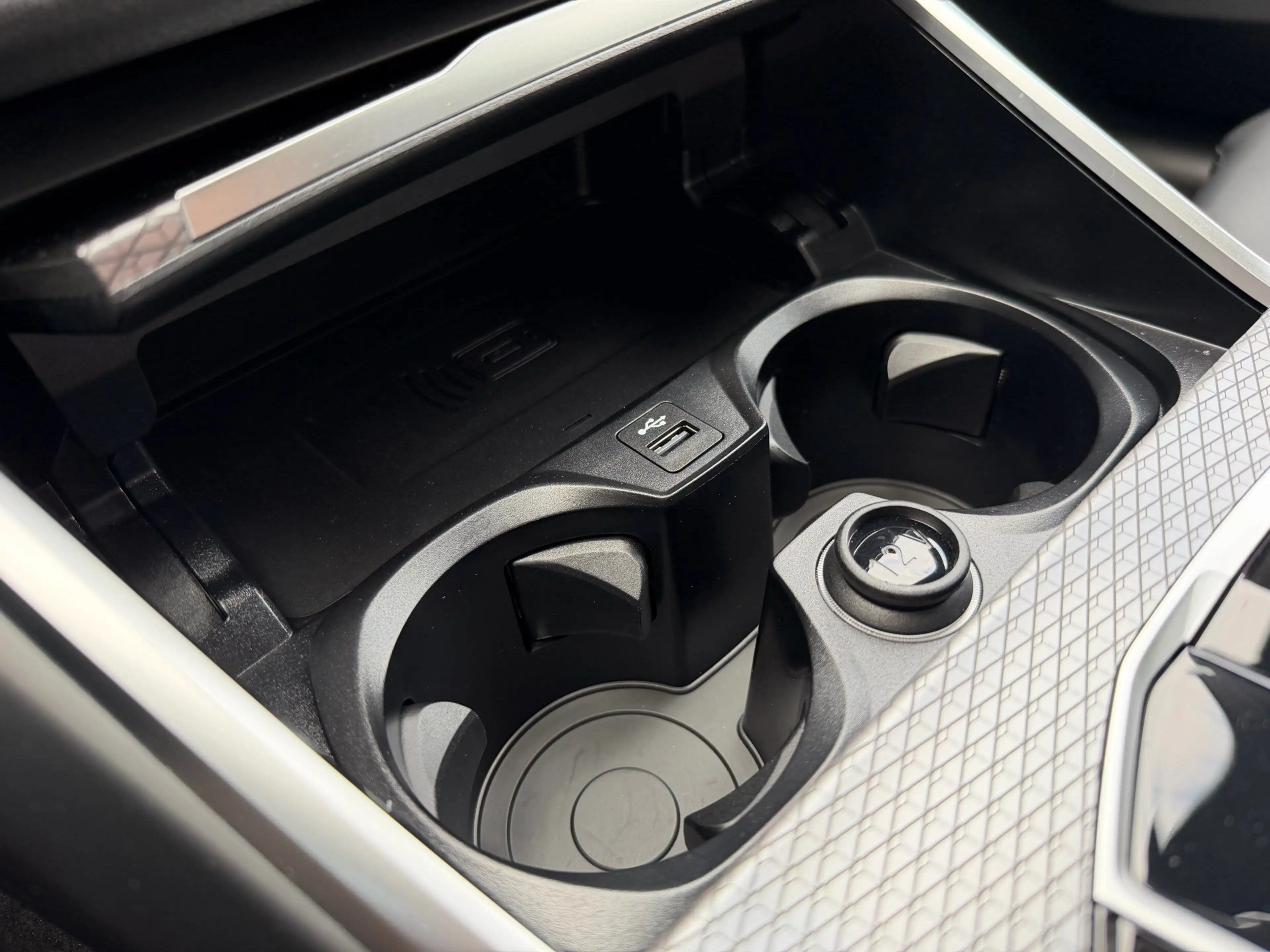 BMW M3 Competition Tour xDrive DA h&k Ad-Led PA+ Keyless — photo 32