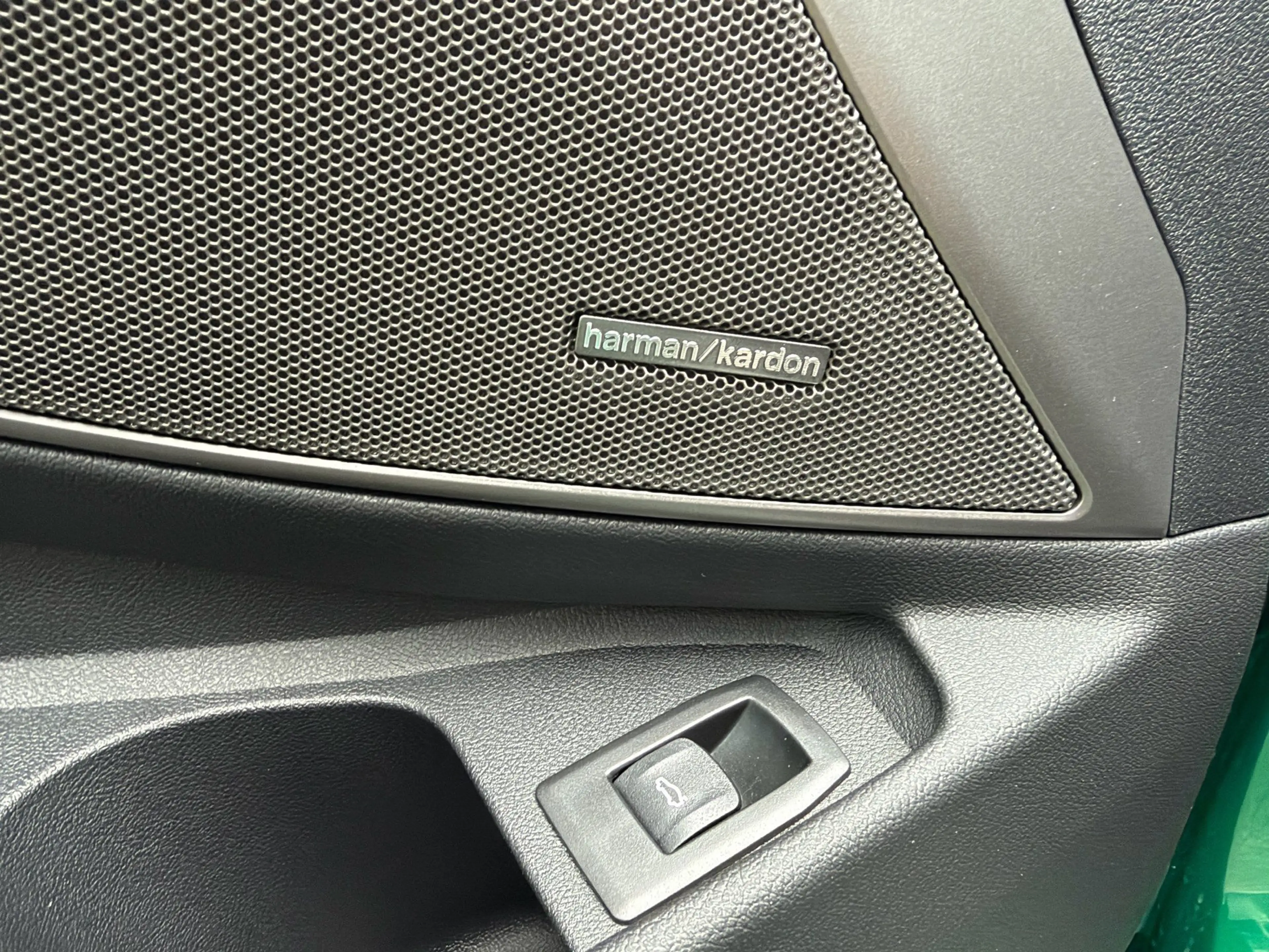 BMW M3 Competition Tour xDrive DA h&k Ad-Led PA+ Keyless — photo 26