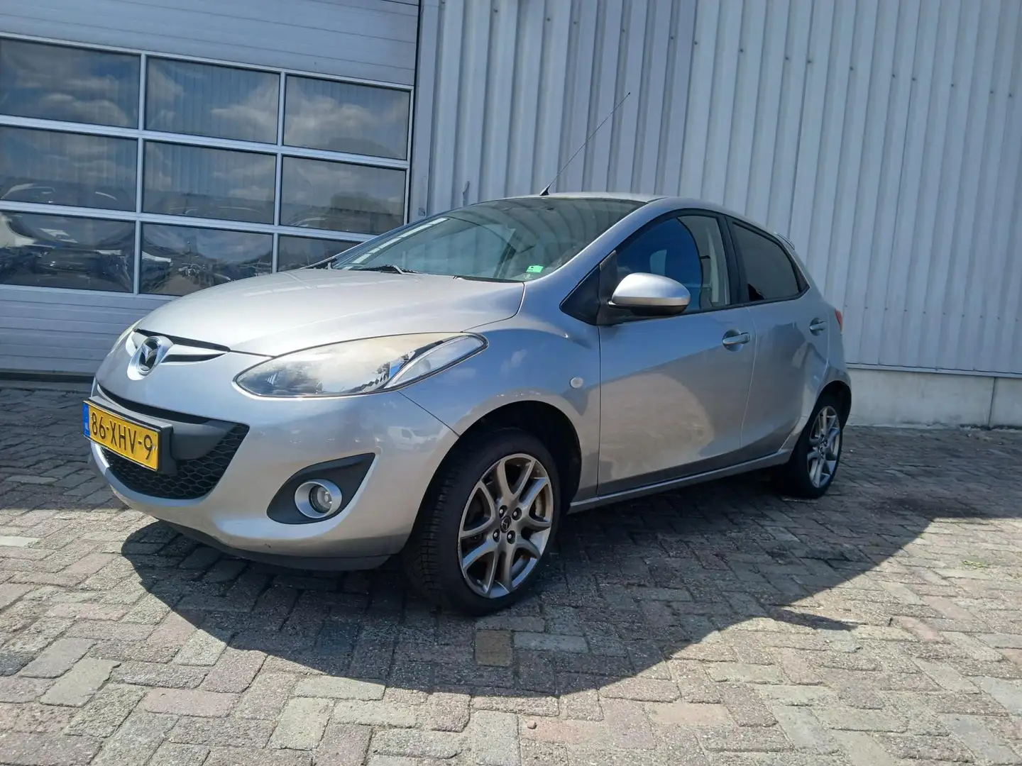 Mazda 2 1.3 Navigator GT - Airco - Navi - Schade Grijs - 2