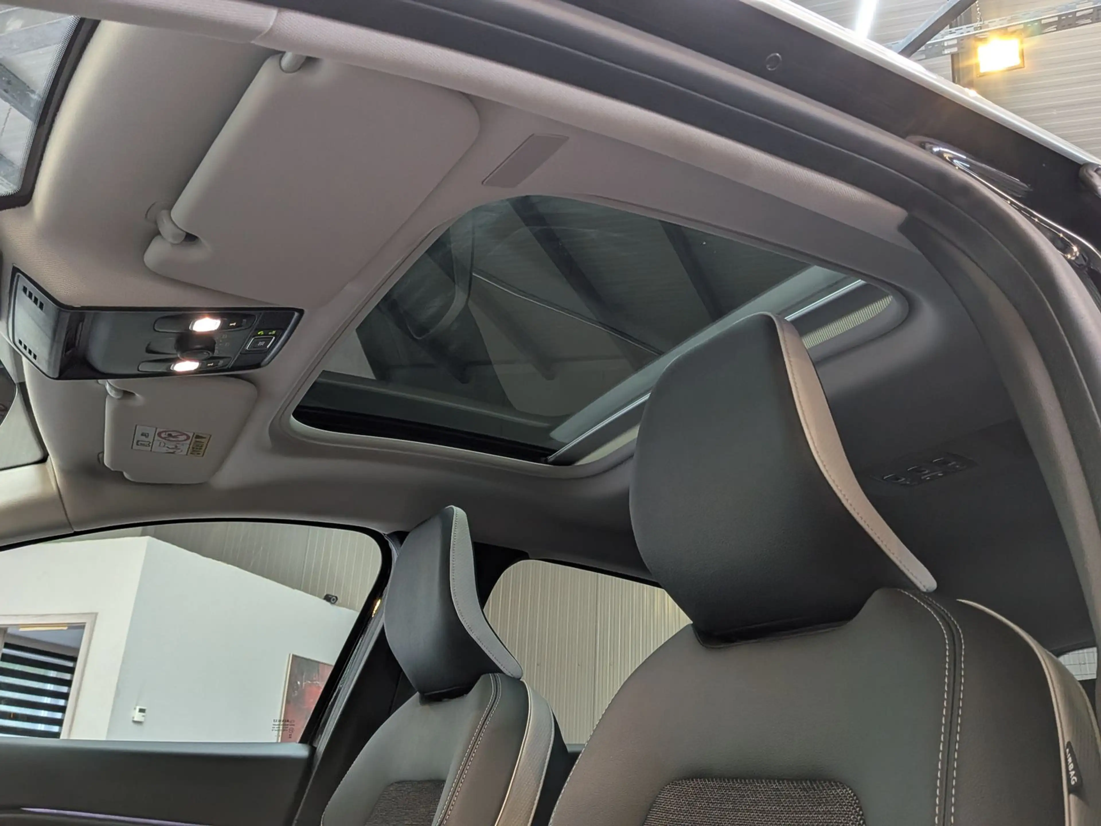Renault Captur 1.6 Intens E-TECH*LED*360°*NAVI*88%SoH* — photo 15