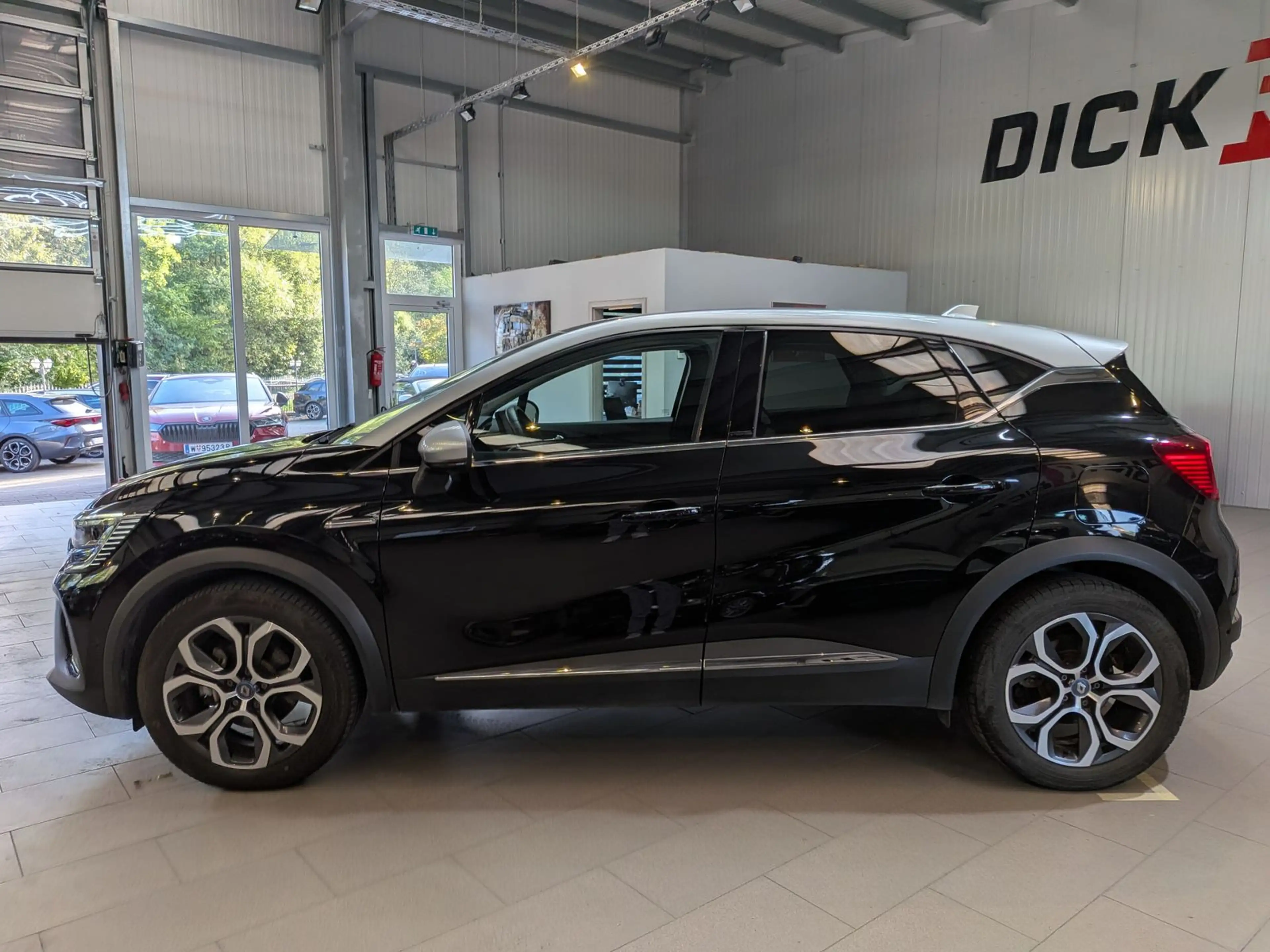 Renault Captur 1.6 Intens E-TECH*LED*360°*NAVI*88%SoH* — photo 8