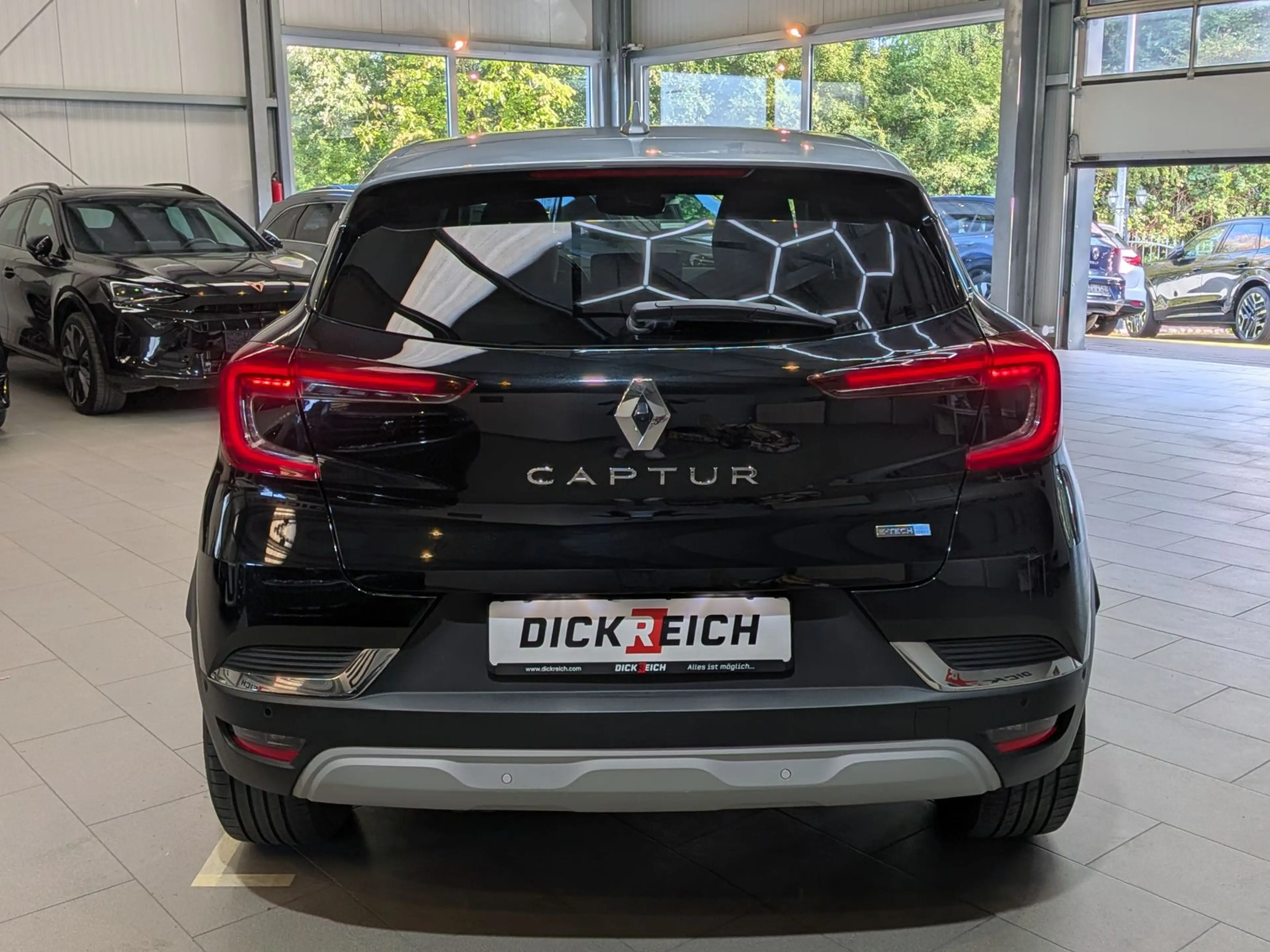Renault Captur 1.6 Intens E-TECH*LED*360°*NAVI*88%SoH* — photo 6