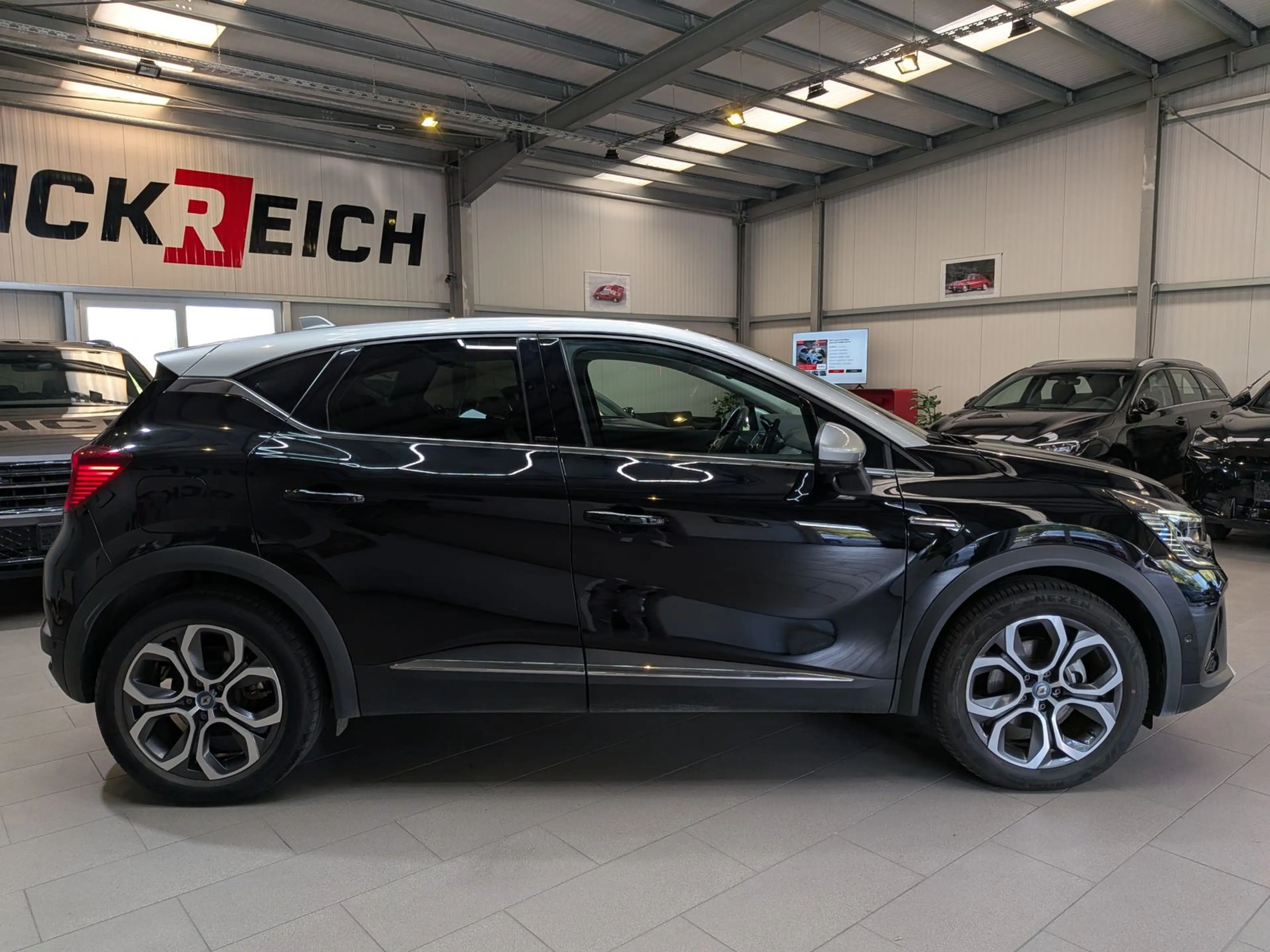Renault Captur 1.6 Intens E-TECH*LED*360°*NAVI*88%SoH* — photo 4