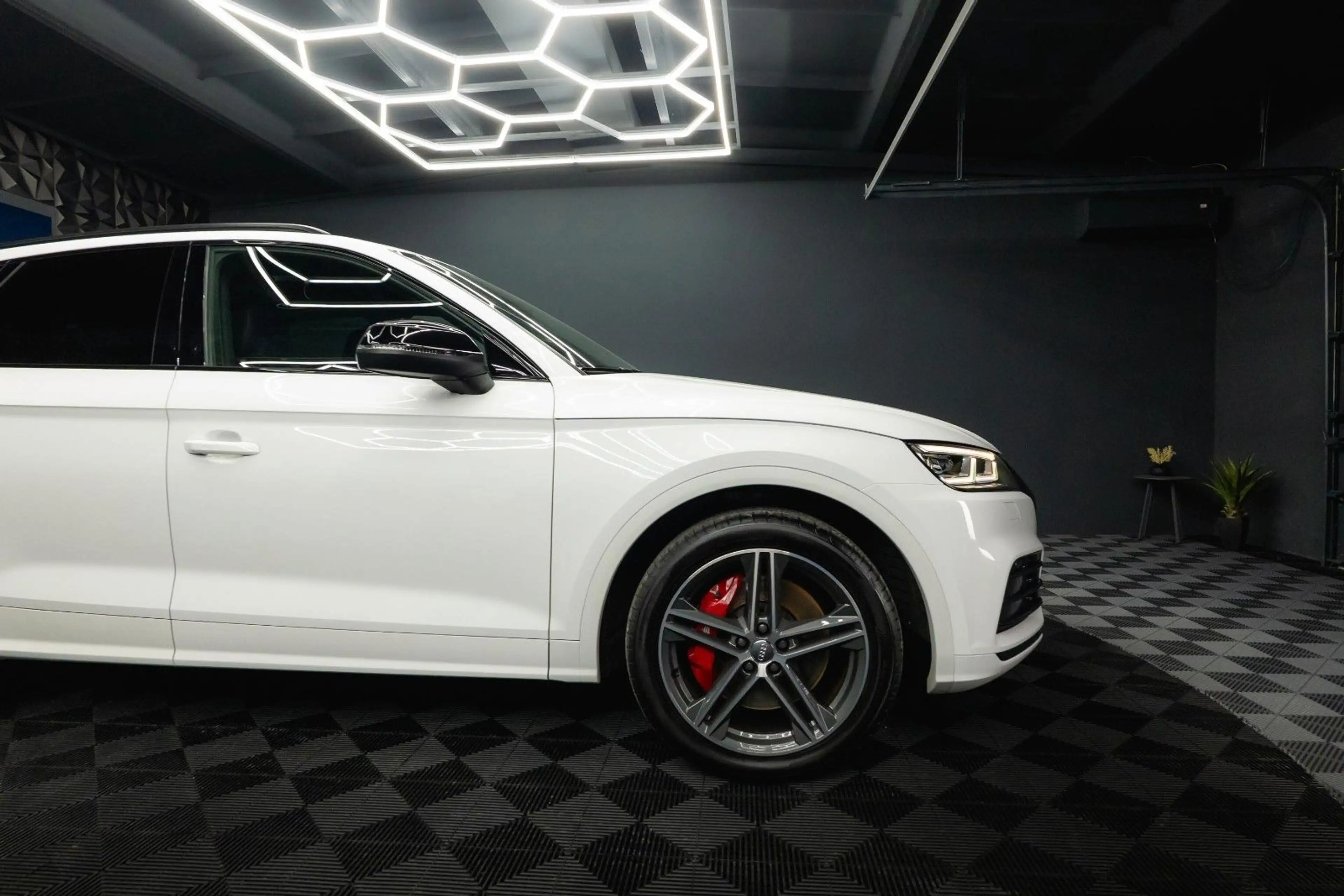 Audi SQ5 3.0 TDI quattro Optik-Paket Schwarz *LED*19% — photo 9