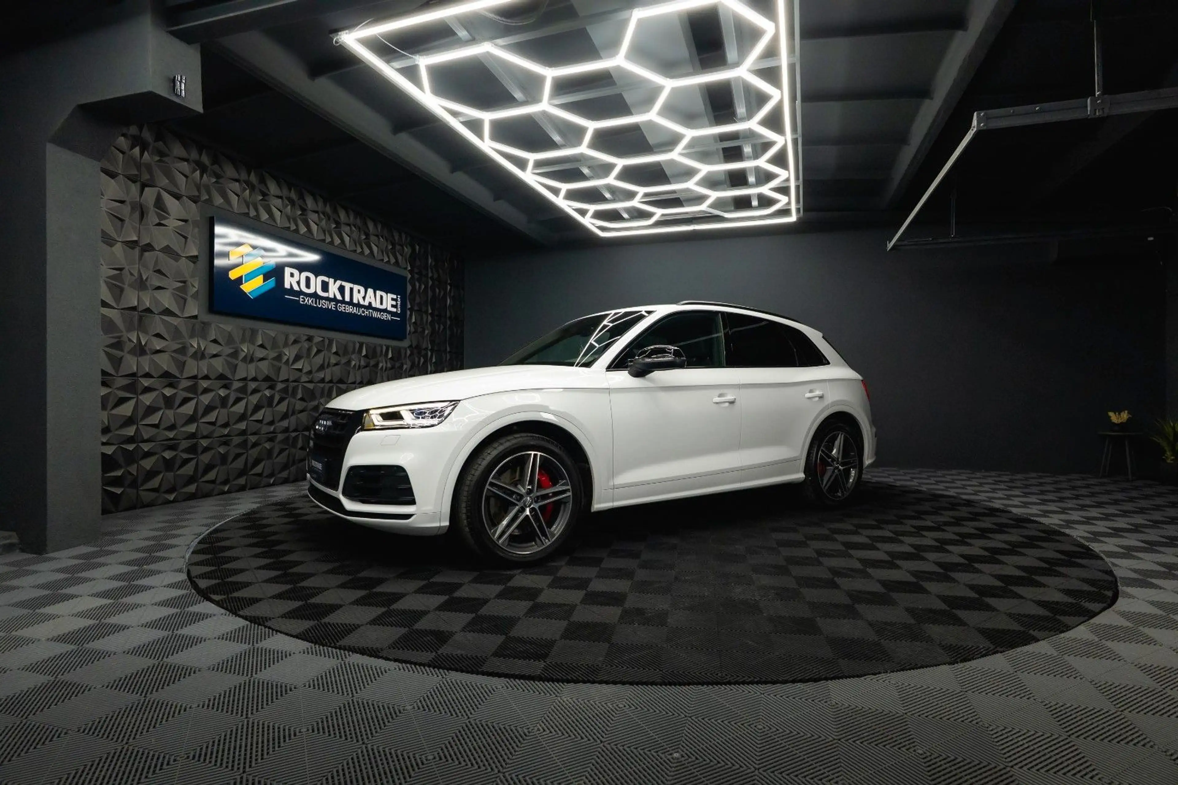 Audi SQ5 3.0 TDI quattro Optik-Paket Schwarz *LED*19% — photo 2