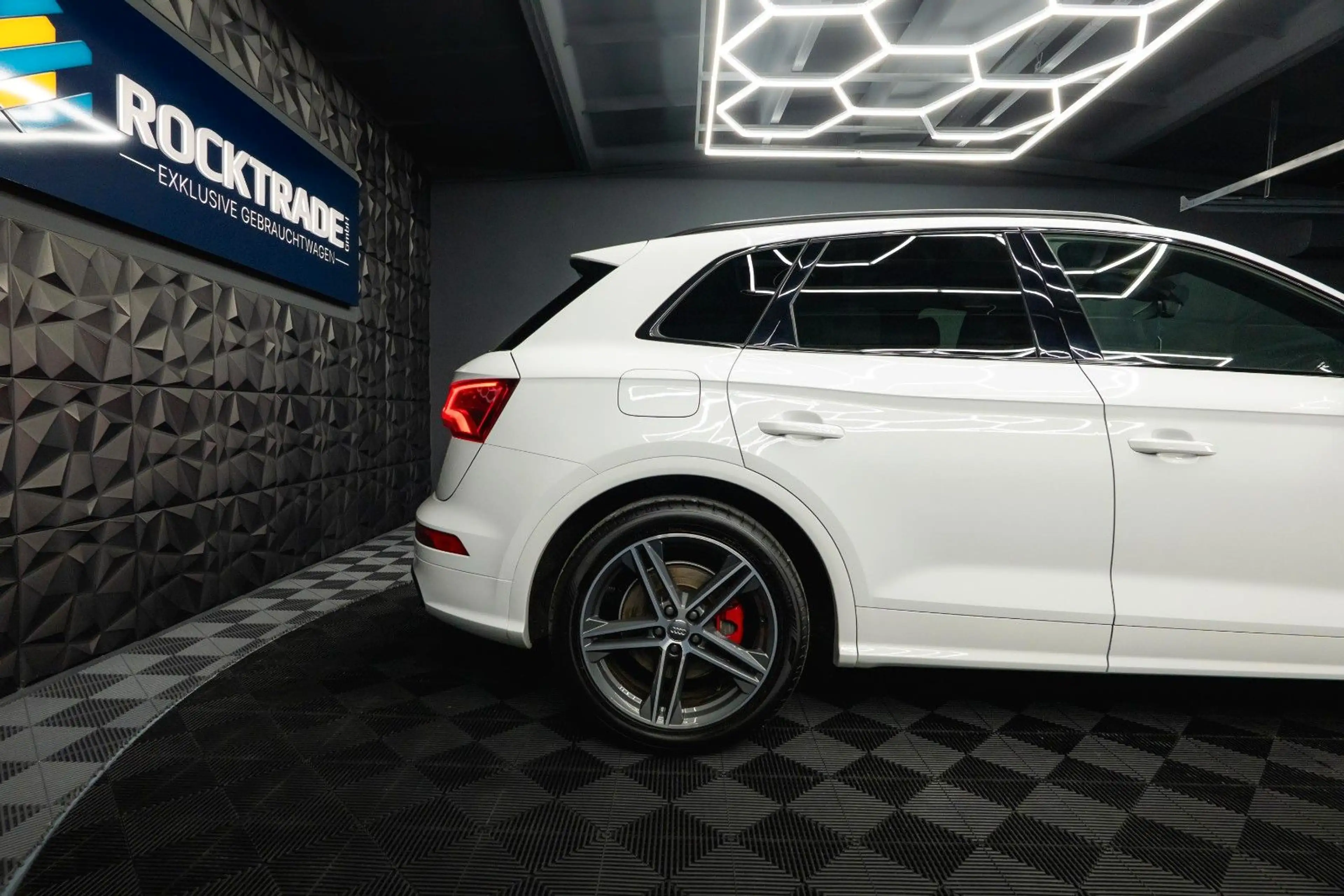 Audi SQ5 3.0 TDI quattro Optik-Paket Schwarz *LED*19% — photo 8