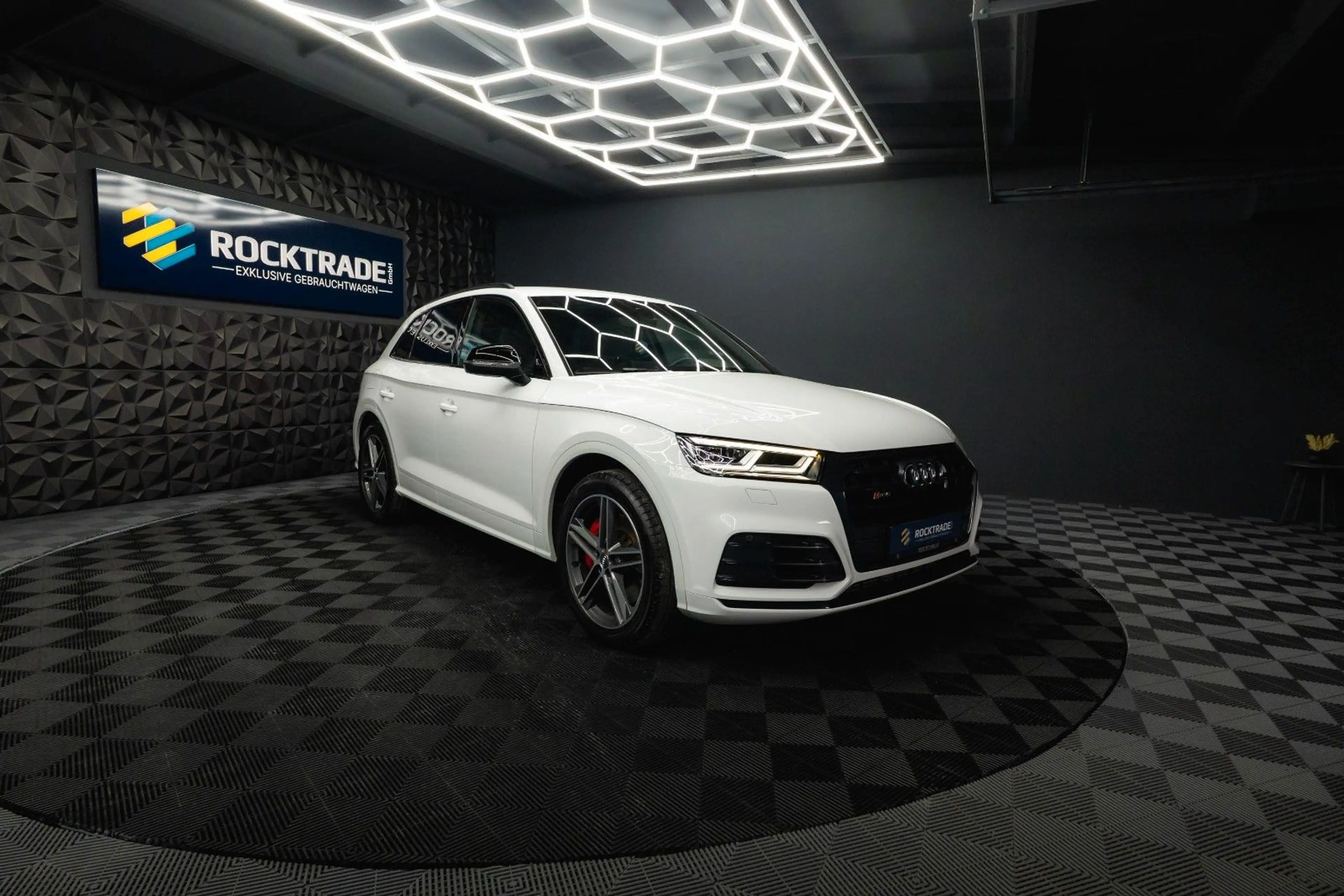 Audi SQ5 3.0 TDI quattro Optik-Paket Schwarz *LED*19% — photo 6