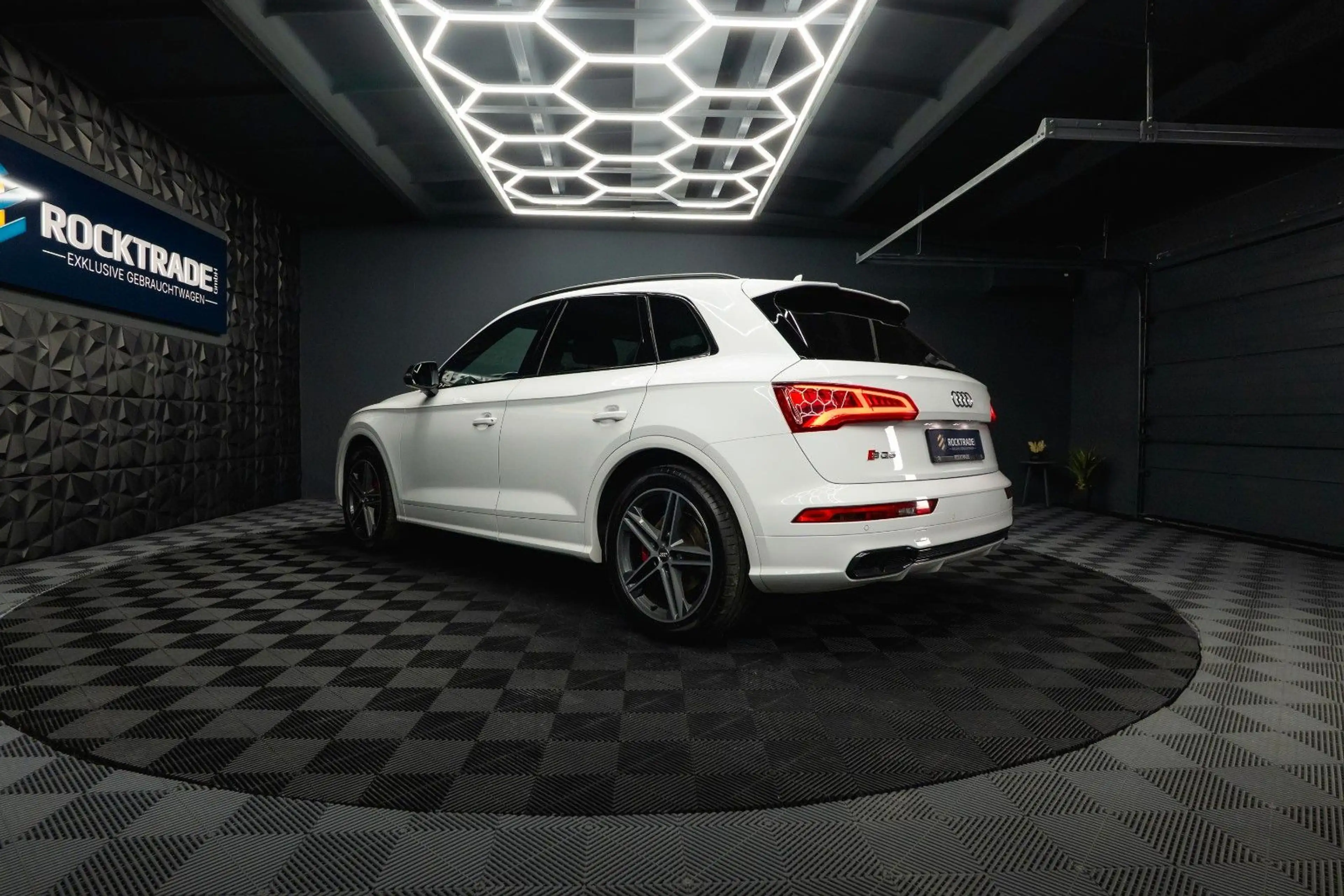 Audi SQ5 3.0 TDI quattro Optik-Paket Schwarz *LED*19% — photo 14