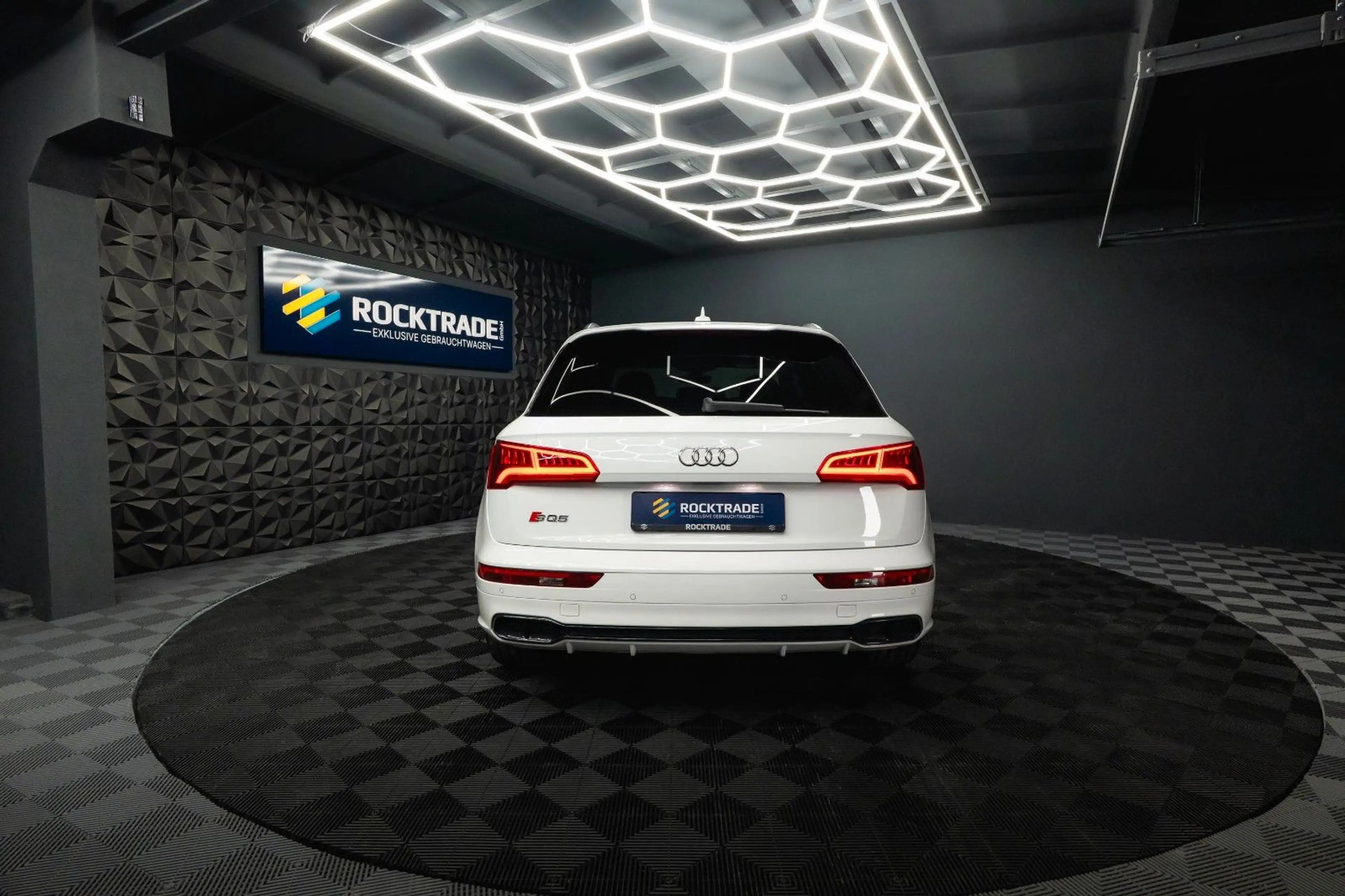 Audi SQ5 3.0 TDI quattro Optik-Paket Schwarz *LED*19% — photo 11