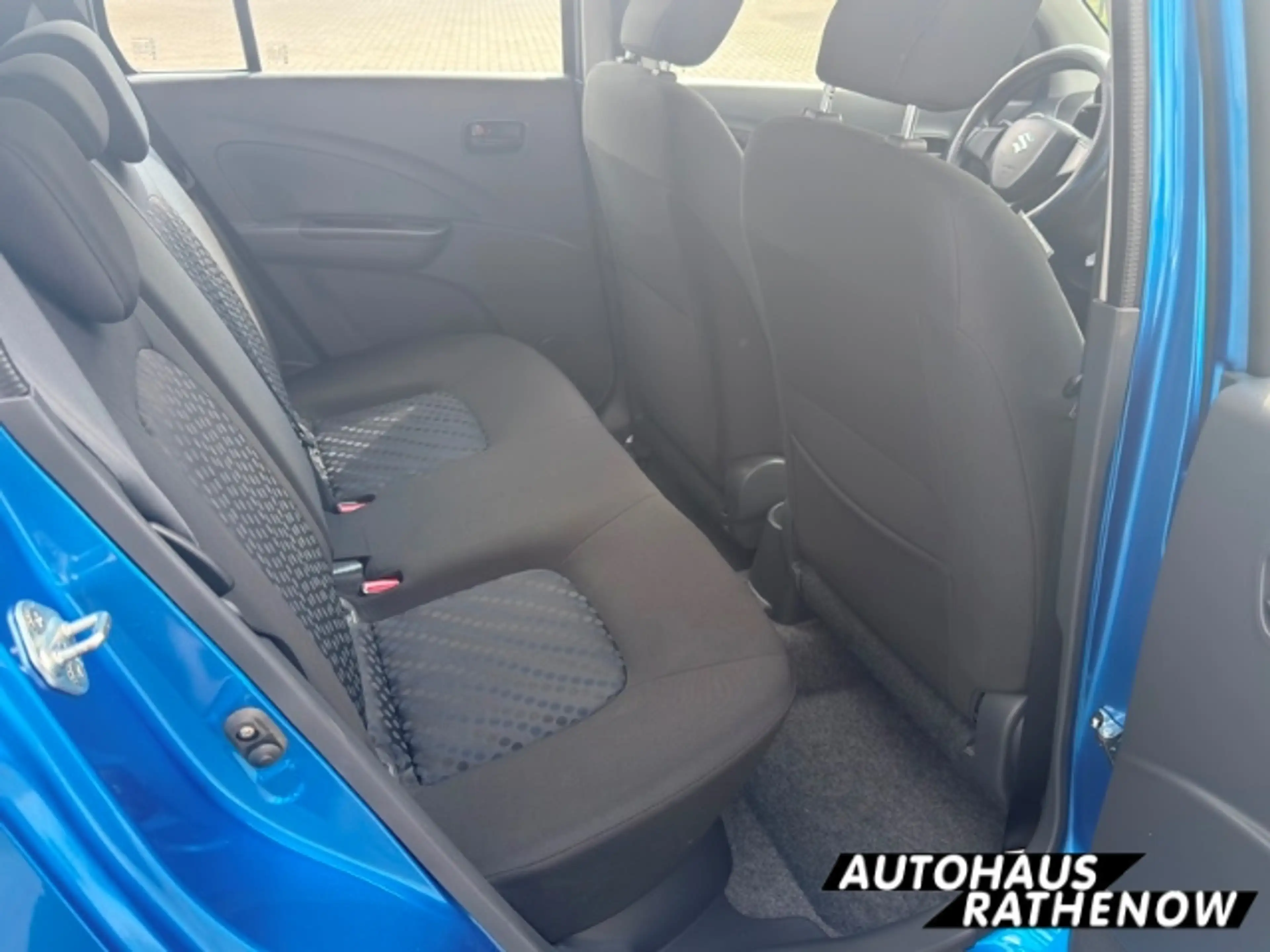 Suzuki Celerio Comfort 1.0 Alu Klima BT el.SP Privacyverglasung t — photo 4