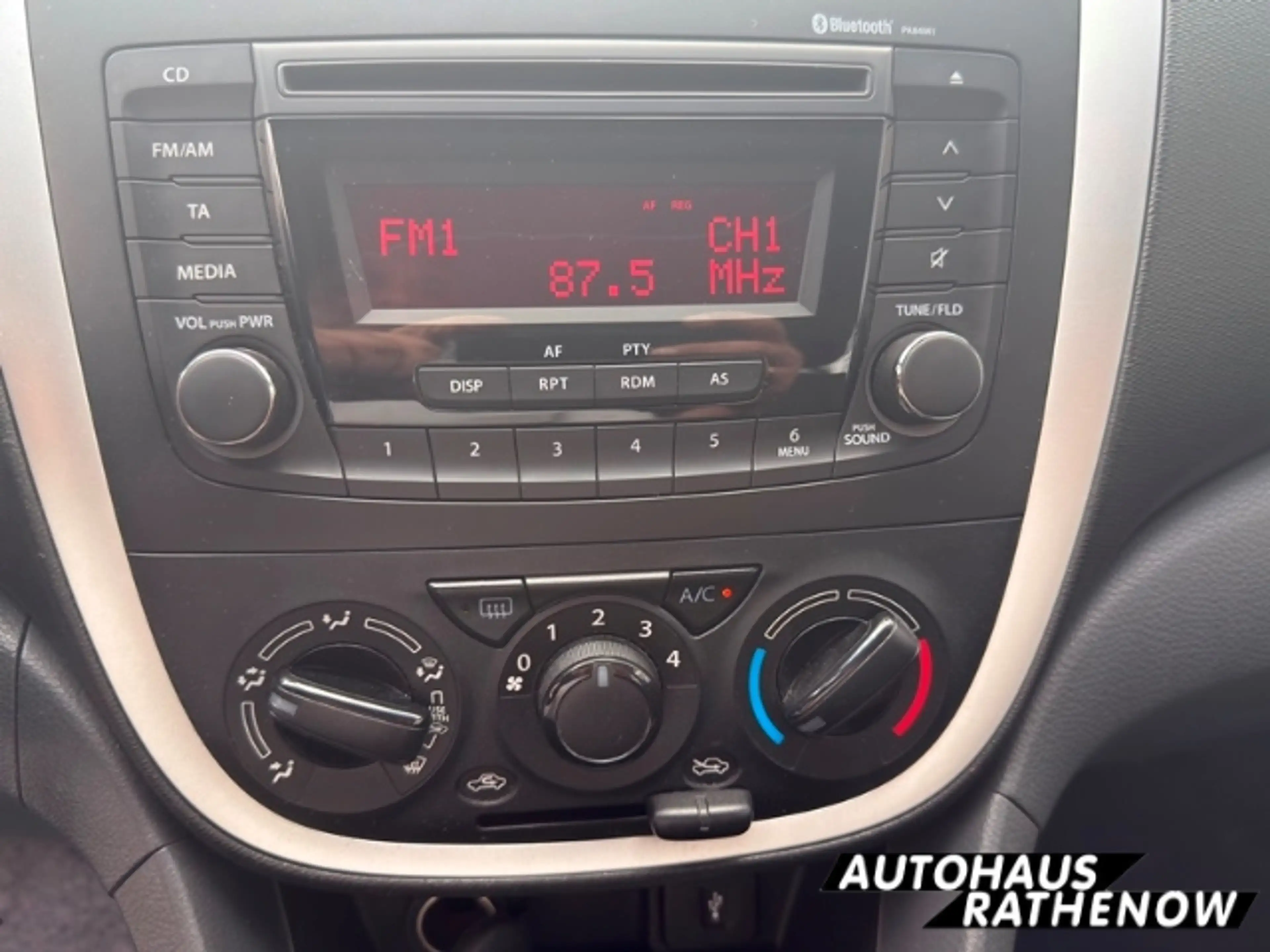 Suzuki Celerio Comfort 1.0 Alu Klima BT el.SP Privacyverglasung t — photo 14