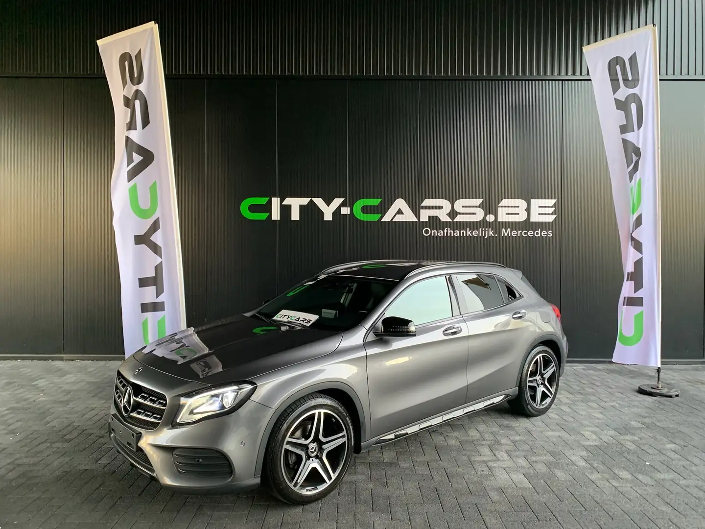 Mercedes-Benz GLA 180 BENZINE/EU6d/AMG-LINE/NIGHT-PACK/LED/CRUISE CONTR. Gris - 1