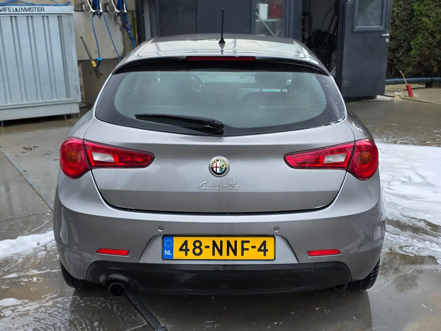 Alfa Romeo Giulietta Giulietta 1.4 T Distinctive Grijs - 1