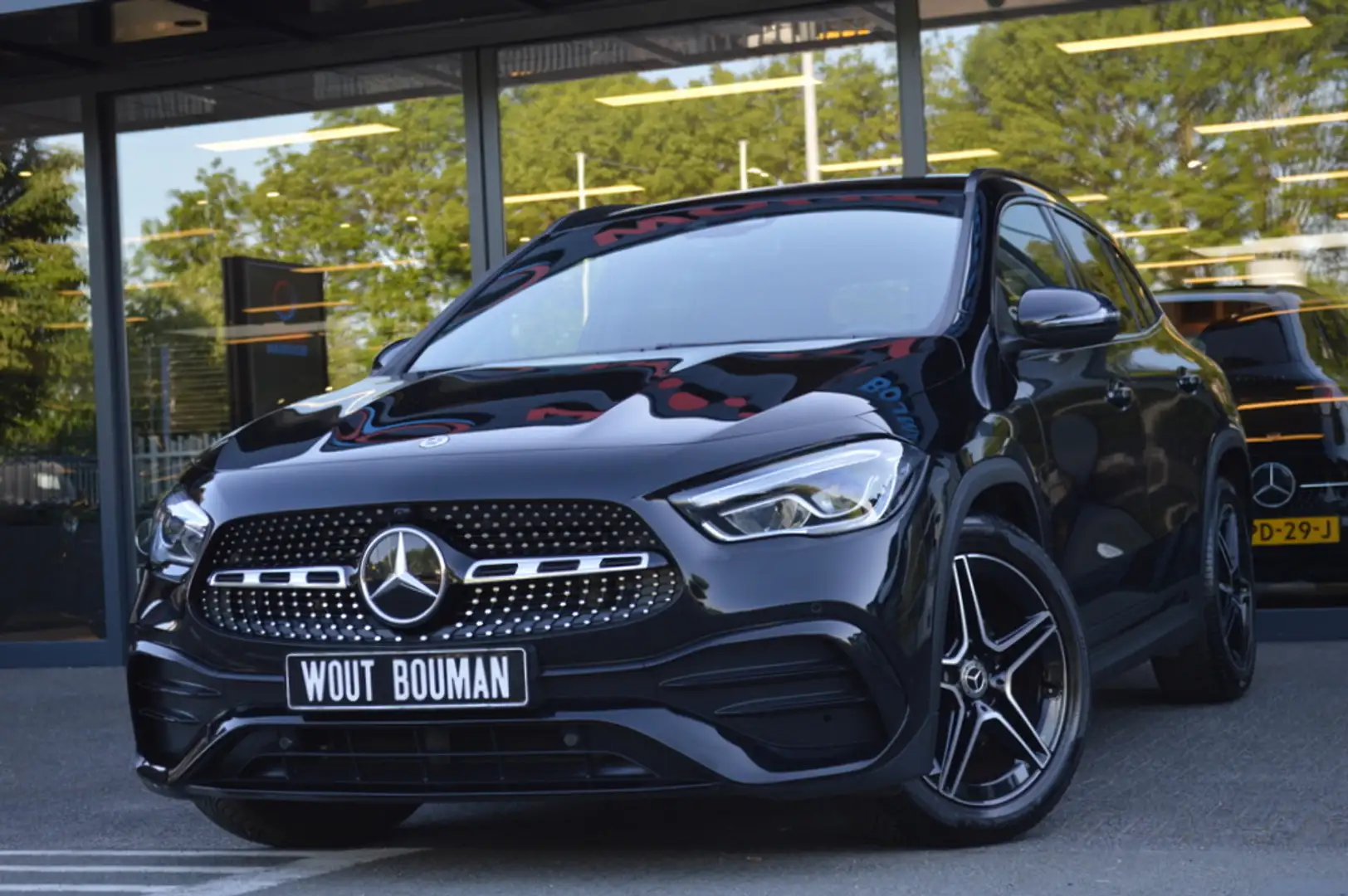 Mercedes-Benz GLA 200 AMG Led Panorama Widescreen Sfeer Camera Trekh. Au Negro - 1
