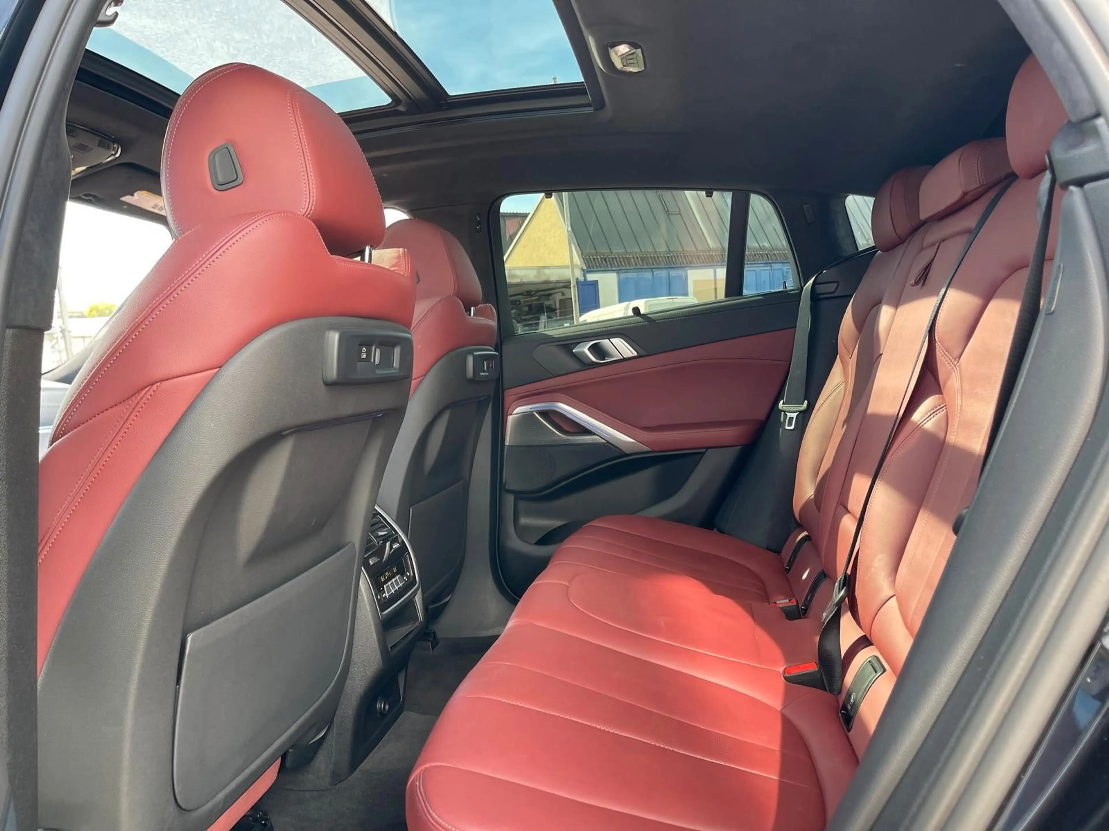 BMW X6 xDrive40i M — photo 12