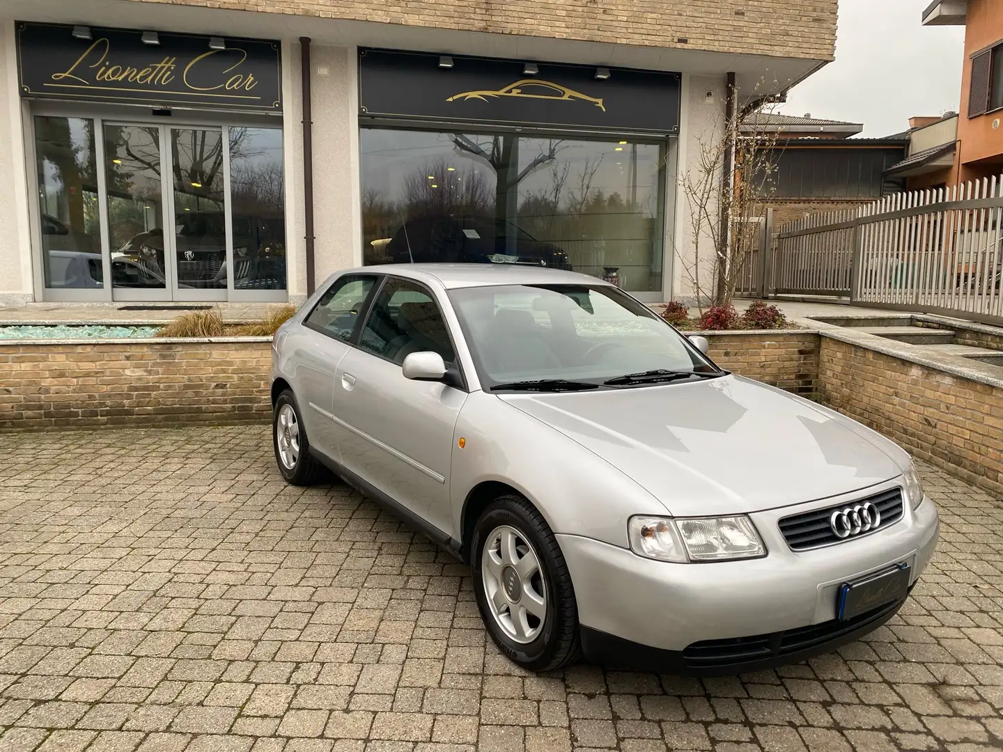 Audi A3 A3 3p 1.6 Ambition BENZINA Argento - 1