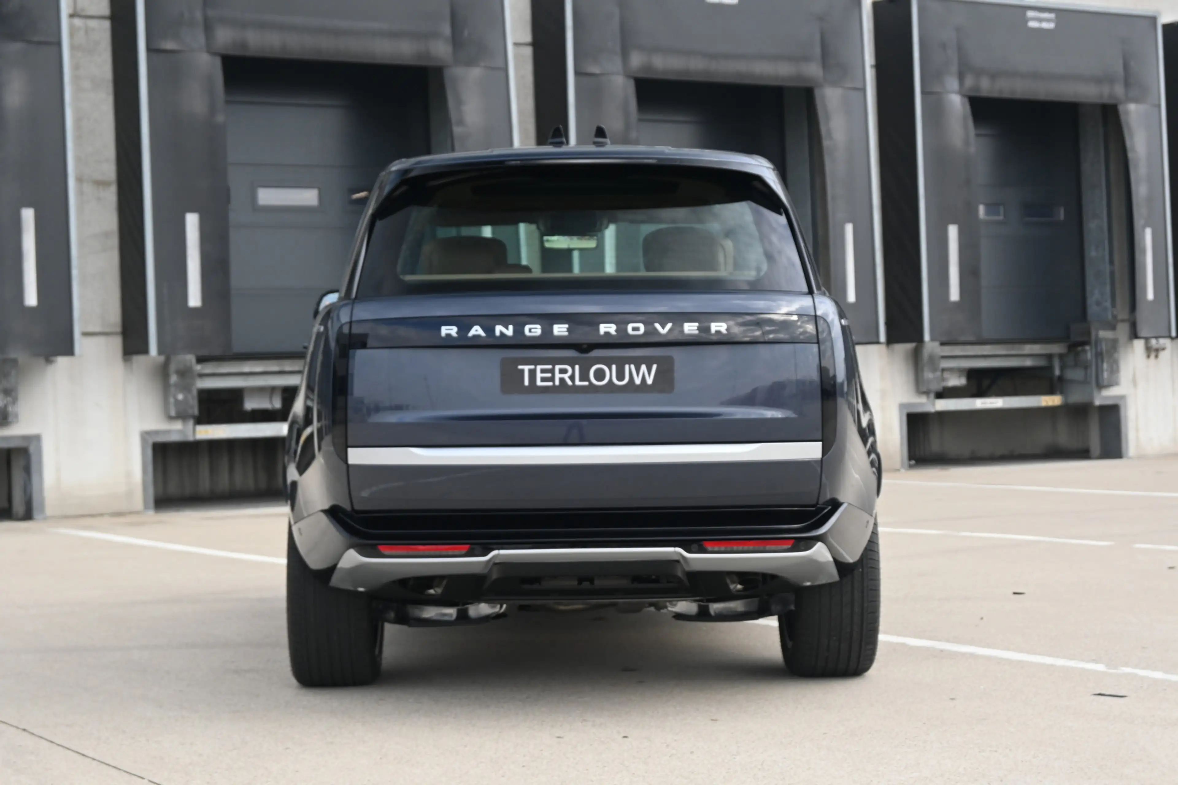 Land Rover Range Rover 3.0 P550e Autobiography PHEV — photo 8