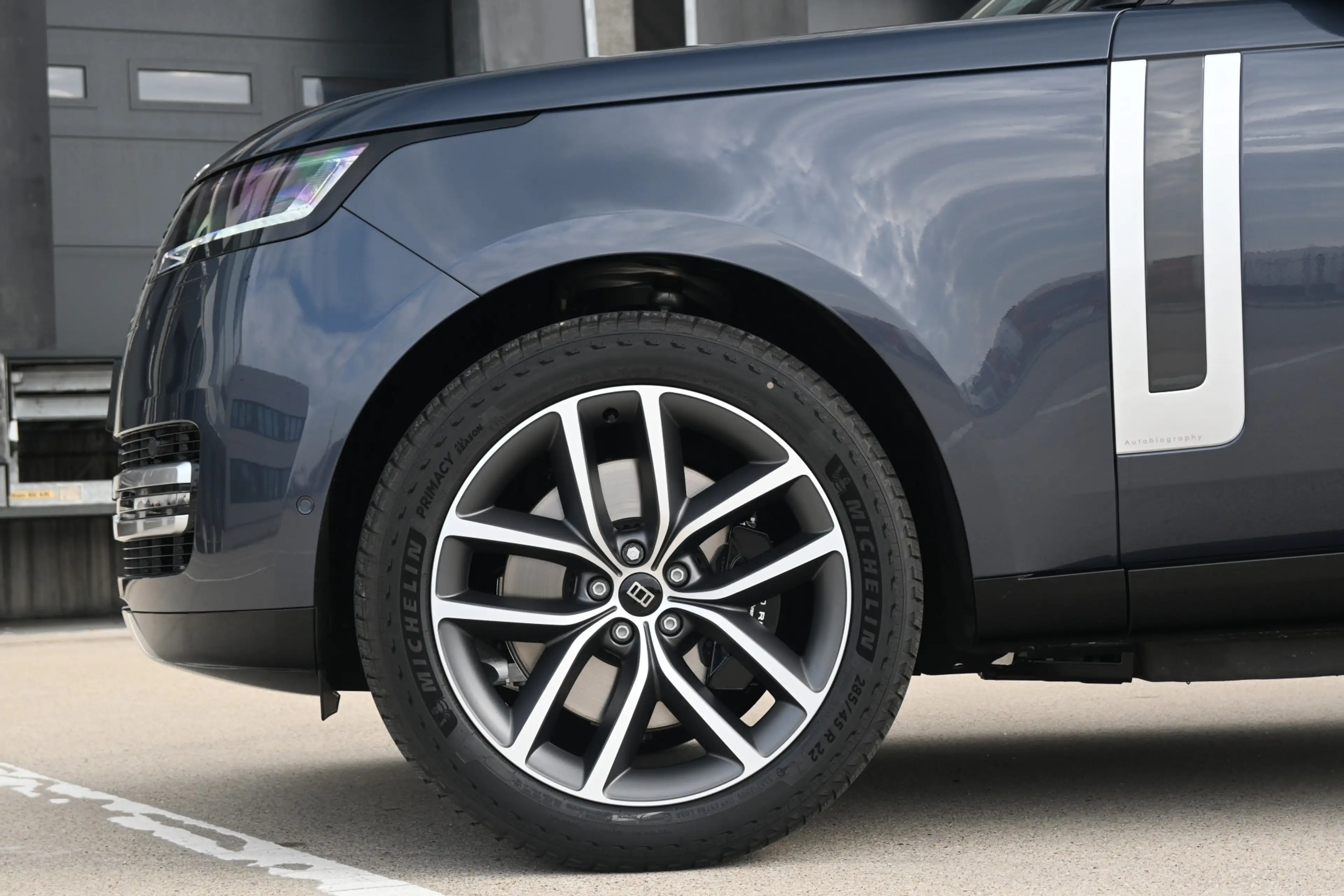 Land Rover Range Rover 3.0 P550e Autobiography PHEV — photo 11