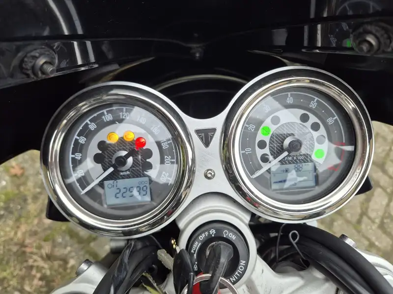 Triumph Speed Twin - foto 6