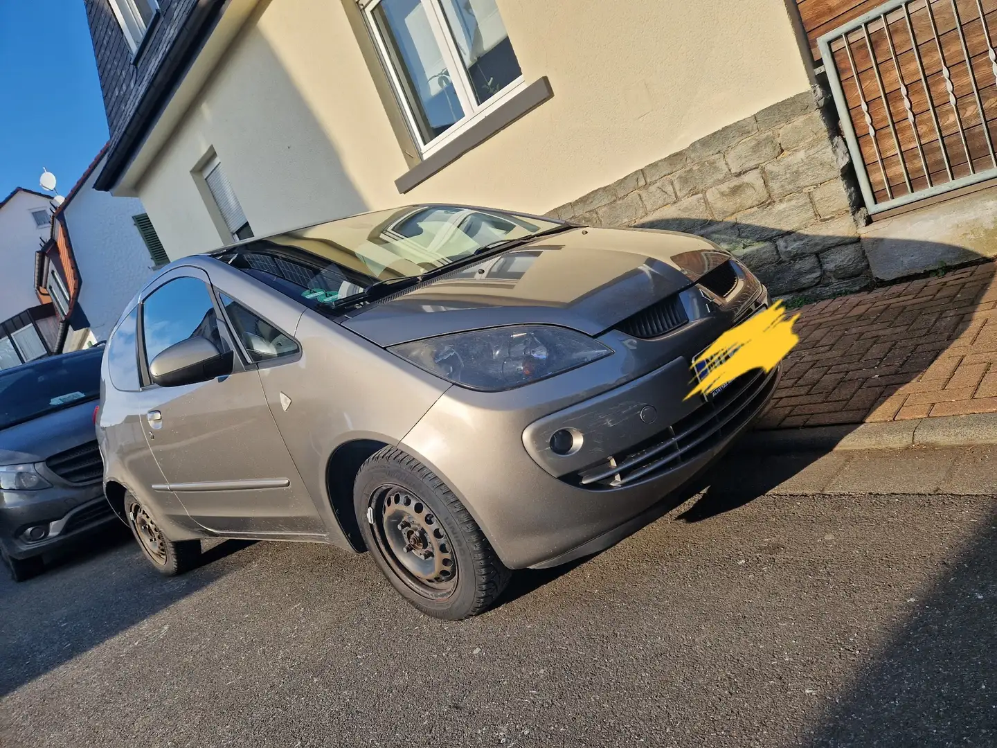 Mitsubishi Colt 1.3 Motion Plus Grau - 2