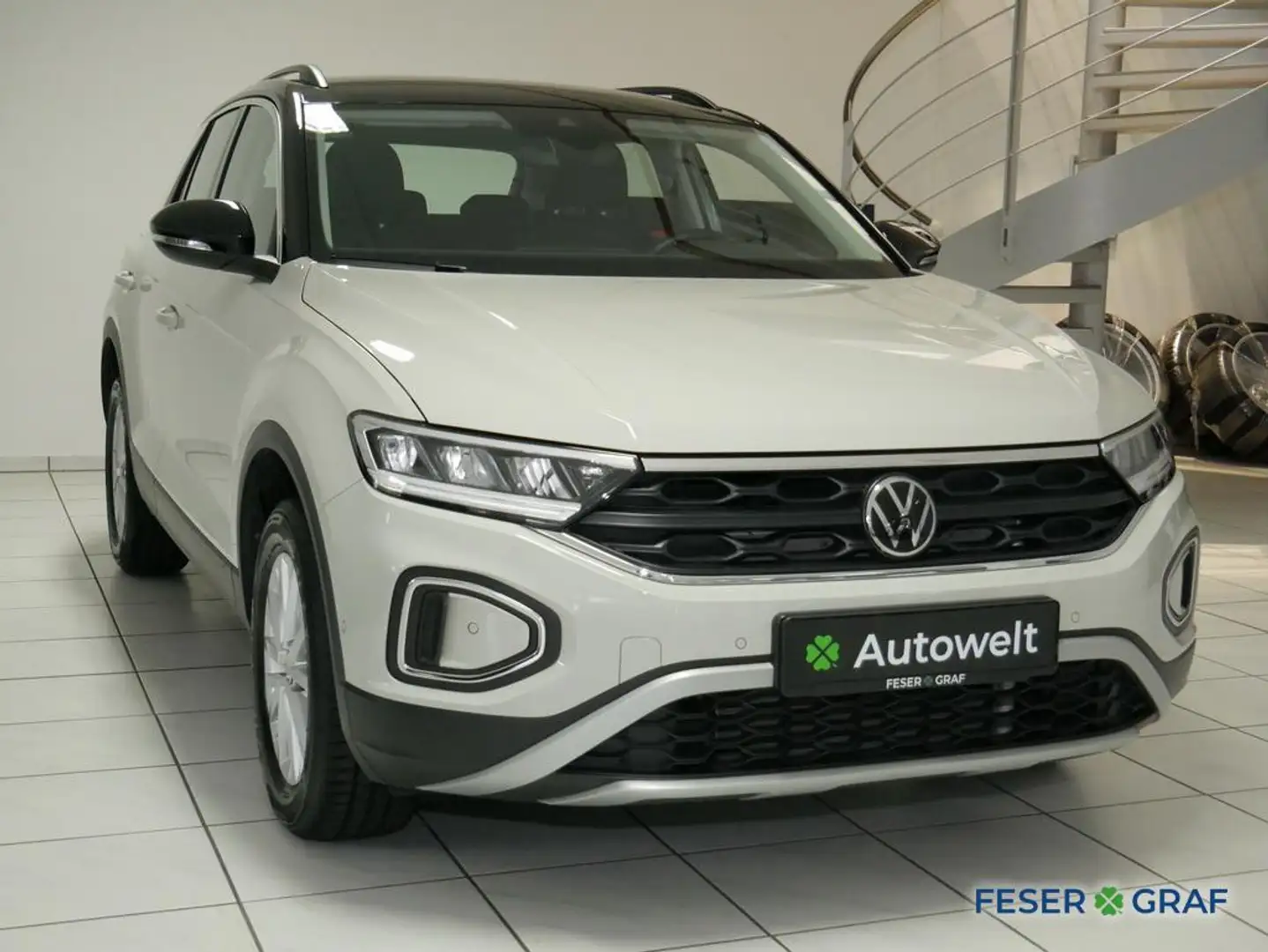 Volkswagen T-Roc Life 1.5 TSI DSG AHK LED VIRTUAL DAB+ PDC Grau - 2
