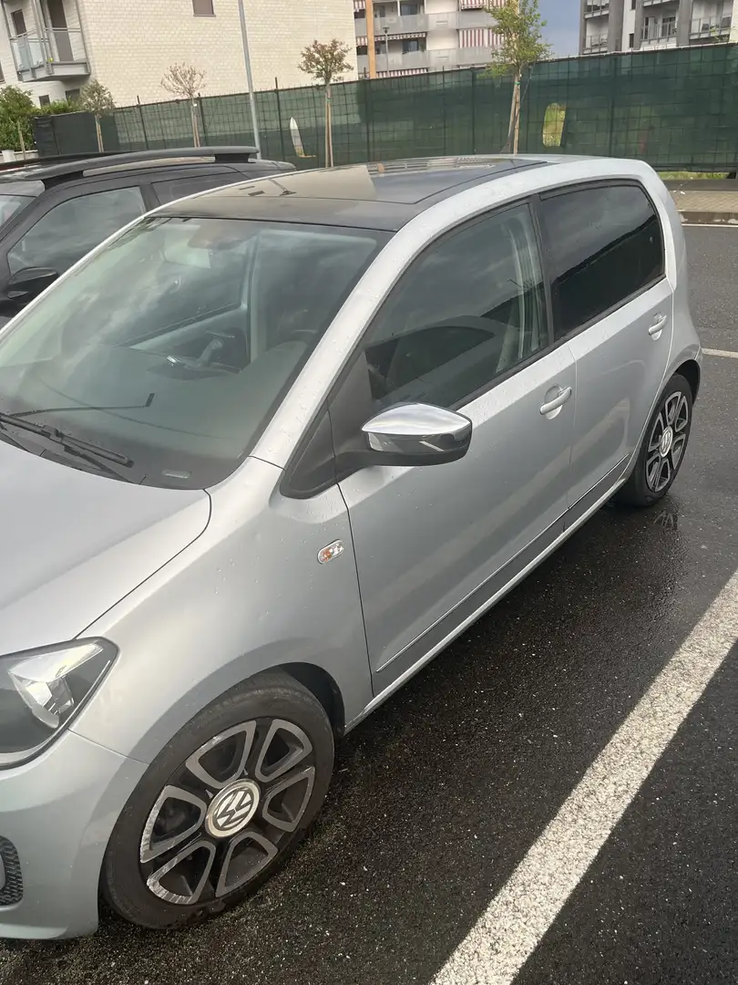 Volkswagen up! 5p 1.0 High 75cv - 2