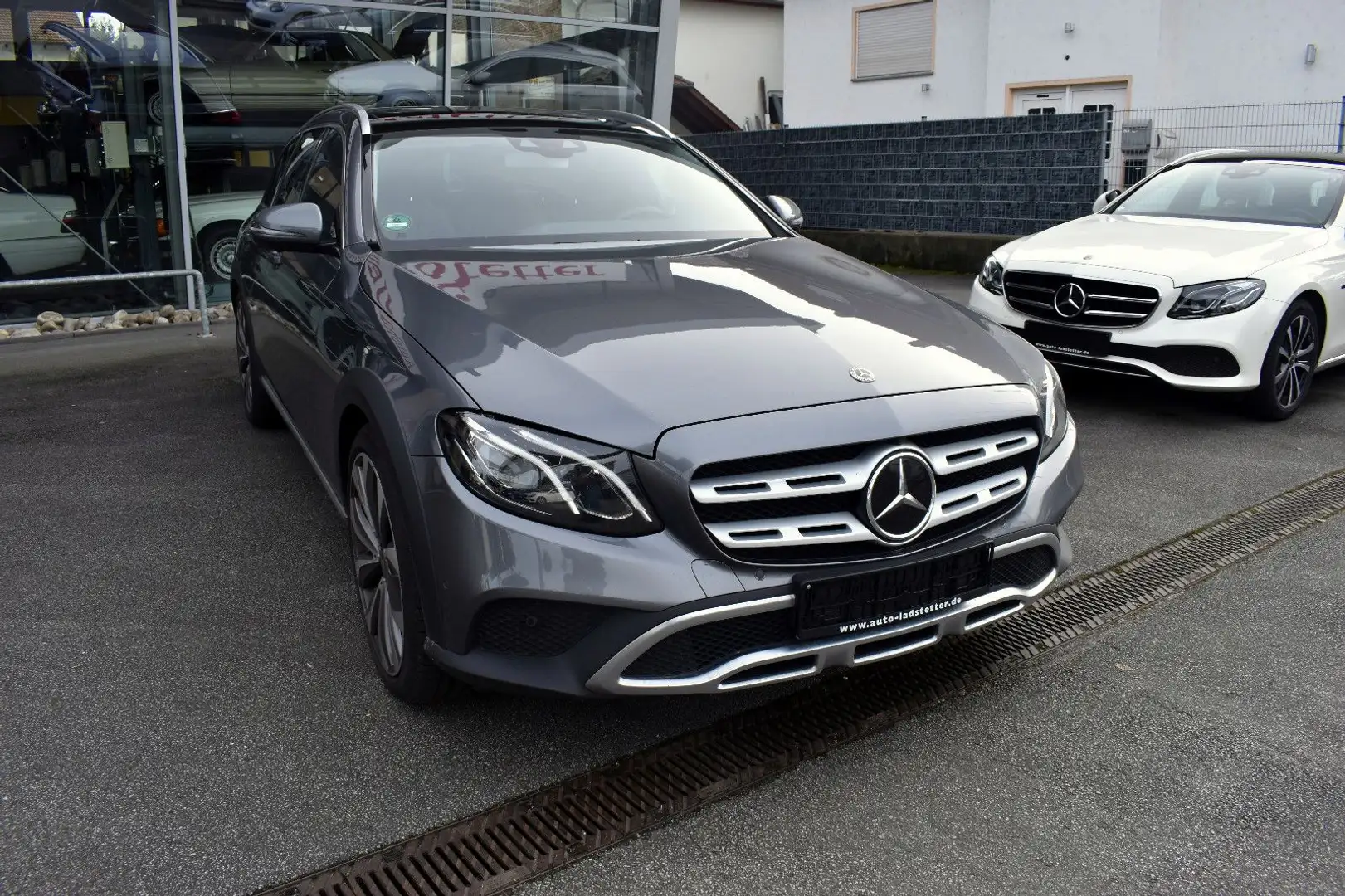 Mercedes-Benz E 400 d 4M. All-Terrain*Burmester*AHK*Pano*360° Grijs - 2
