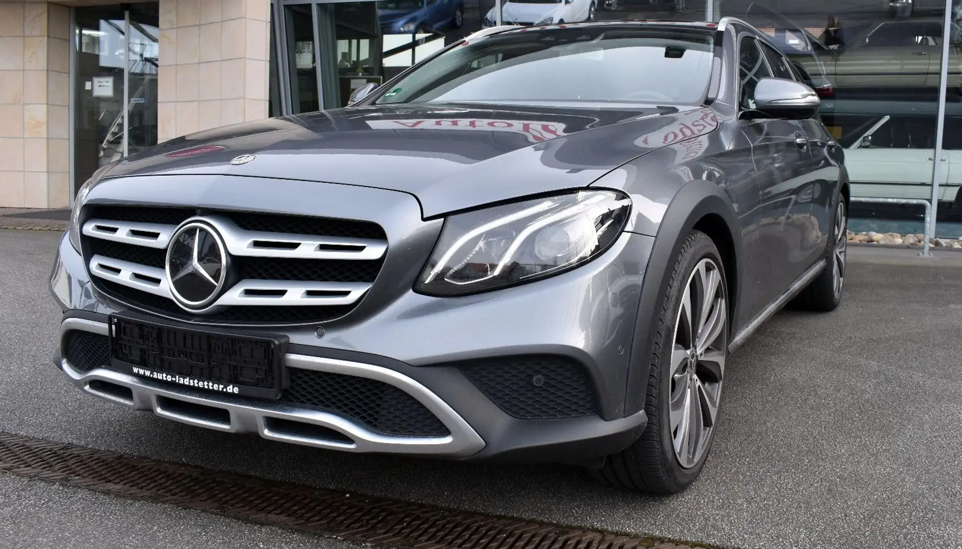 Mercedes-Benz E 400 d 4M. All-Terrain*Burmester*AHK*Pano*360° Grijs - 1