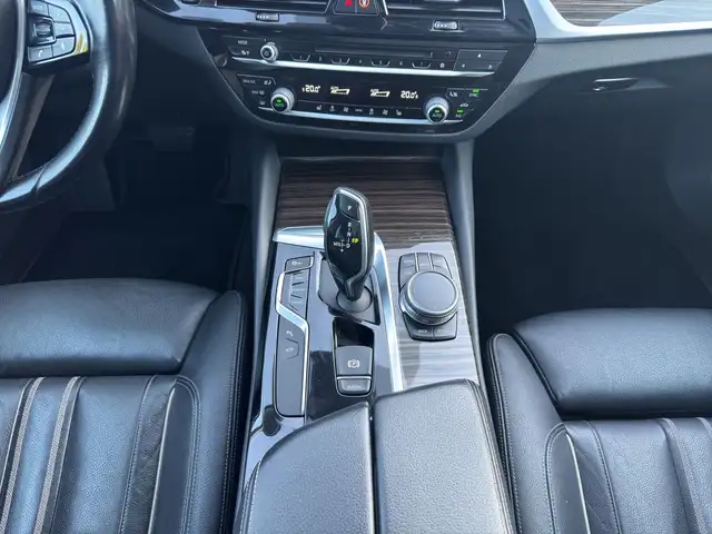 BMW 5 Series view 15