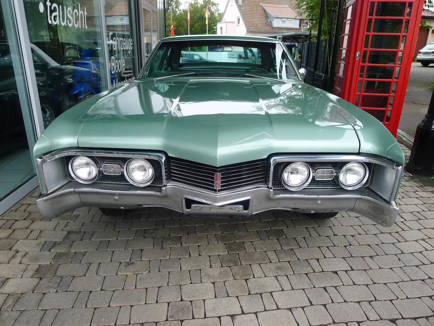 Oldsmobile Delta 88 4-door Sedan Grün - 2