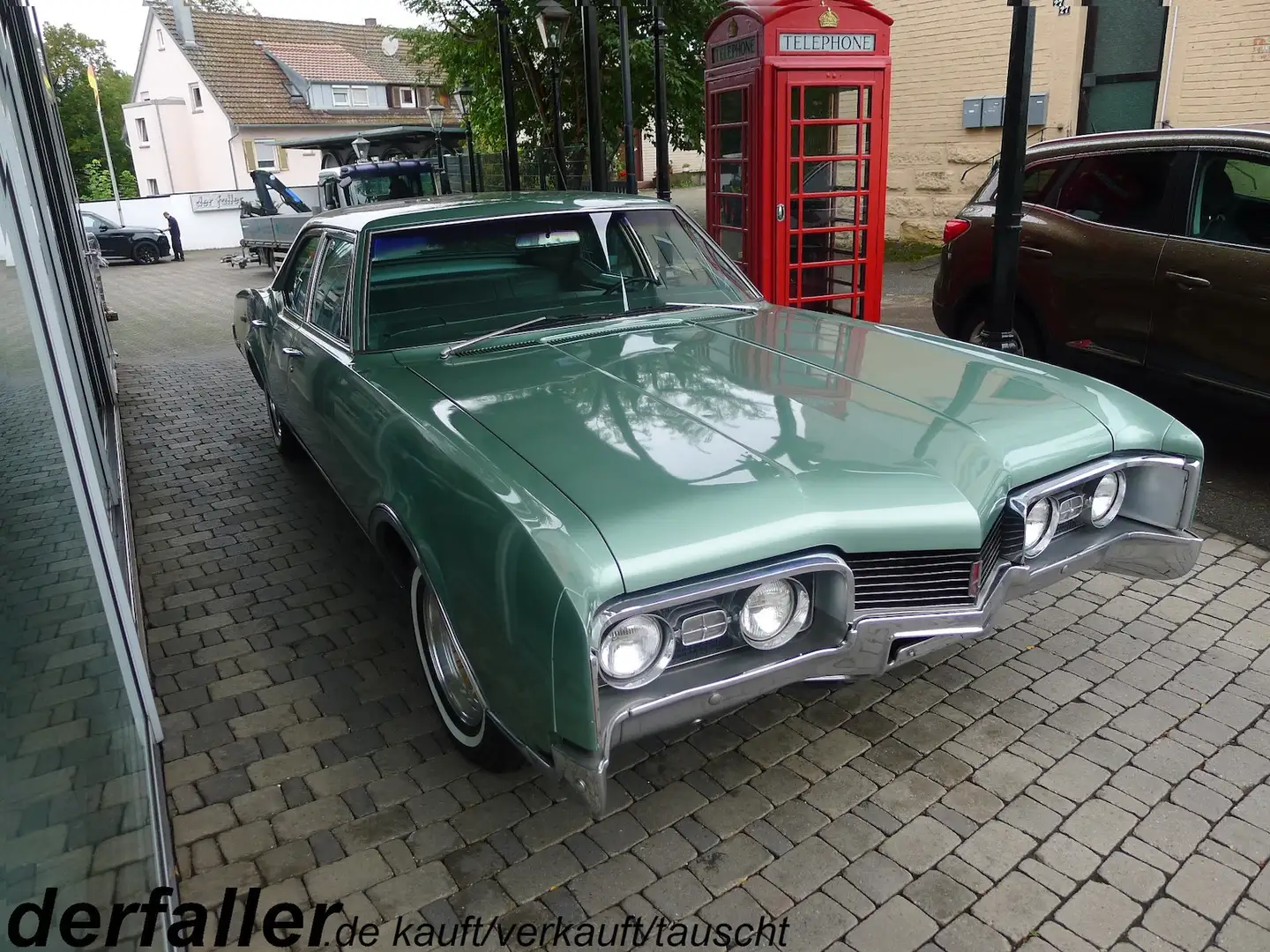 Oldsmobile Delta 88 4-door Sedan Grün - 1
