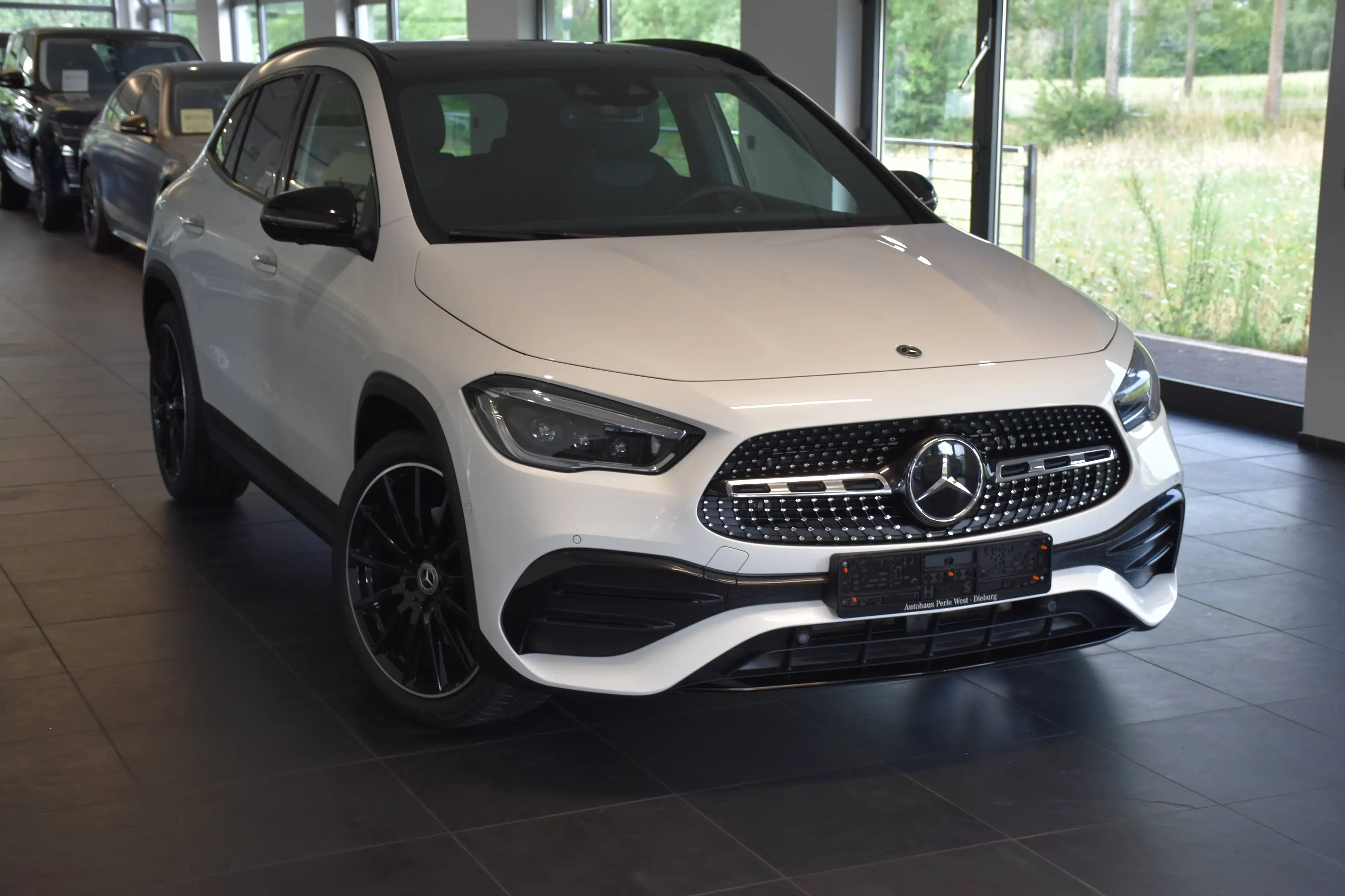 Mercedes-Benz GLA 220 GLA 220 d 4Matic 8G-DCT AMG LINE"PANO"360CAM"DISTRONIC"MULTIBEAM LED" — photo 2