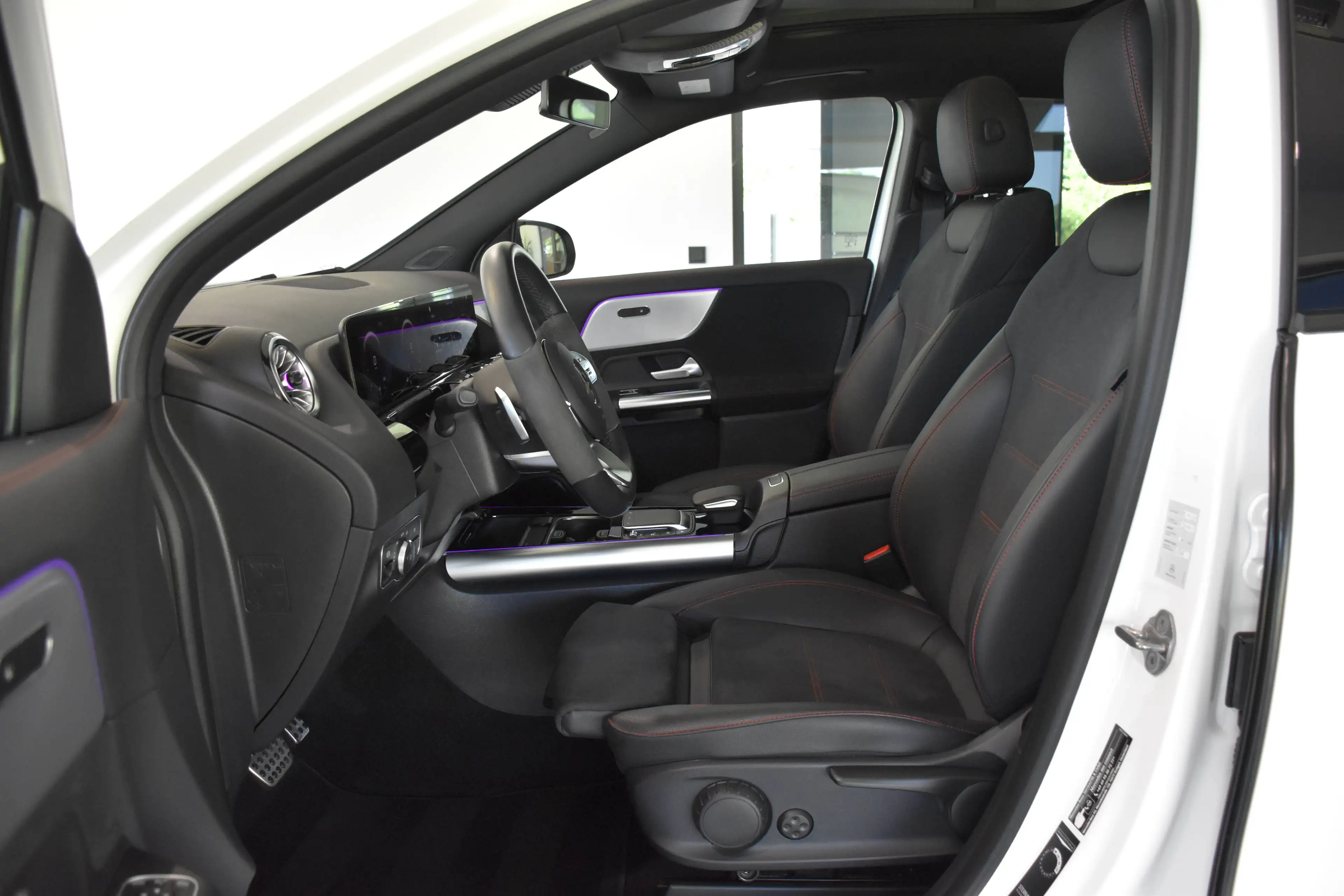 Mercedes-Benz GLA 220 GLA 220 d 4Matic 8G-DCT AMG LINE"PANO"360CAM"DISTRONIC"MULTIBEAM LED" — photo 11