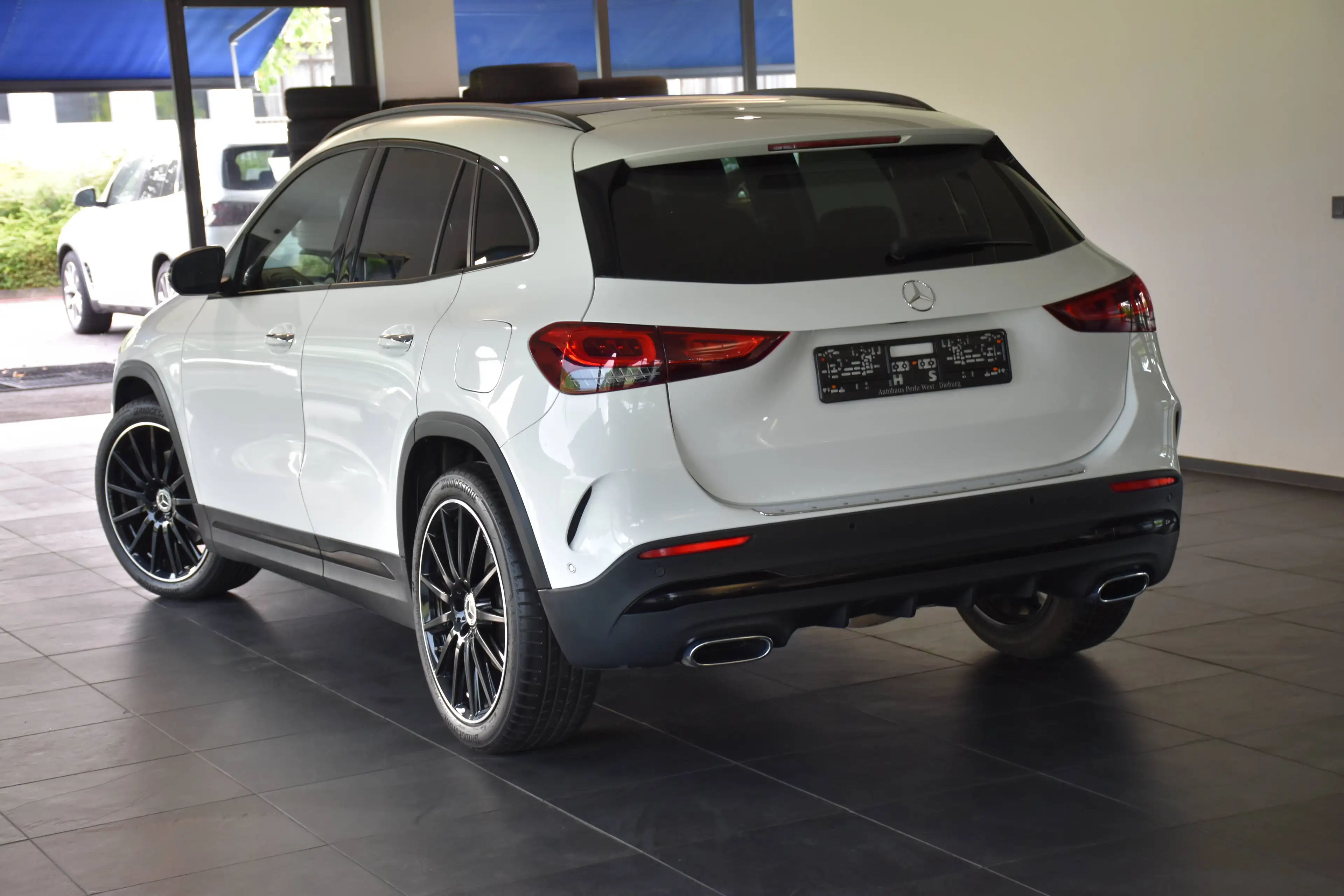 Mercedes-Benz GLA 220 GLA 220 d 4Matic 8G-DCT AMG LINE"PANO"360CAM"DISTRONIC"MULTIBEAM LED" — photo 4