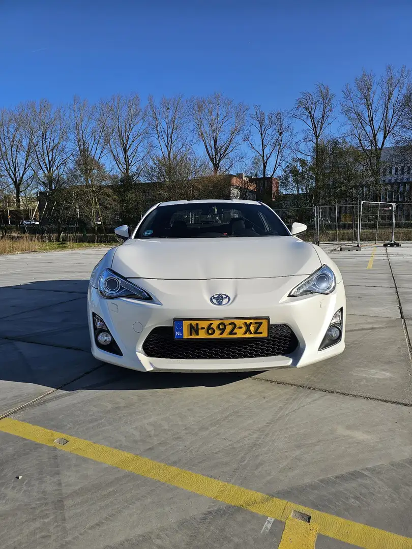 Toyota Avensis gt86 D-4S Biały - 2