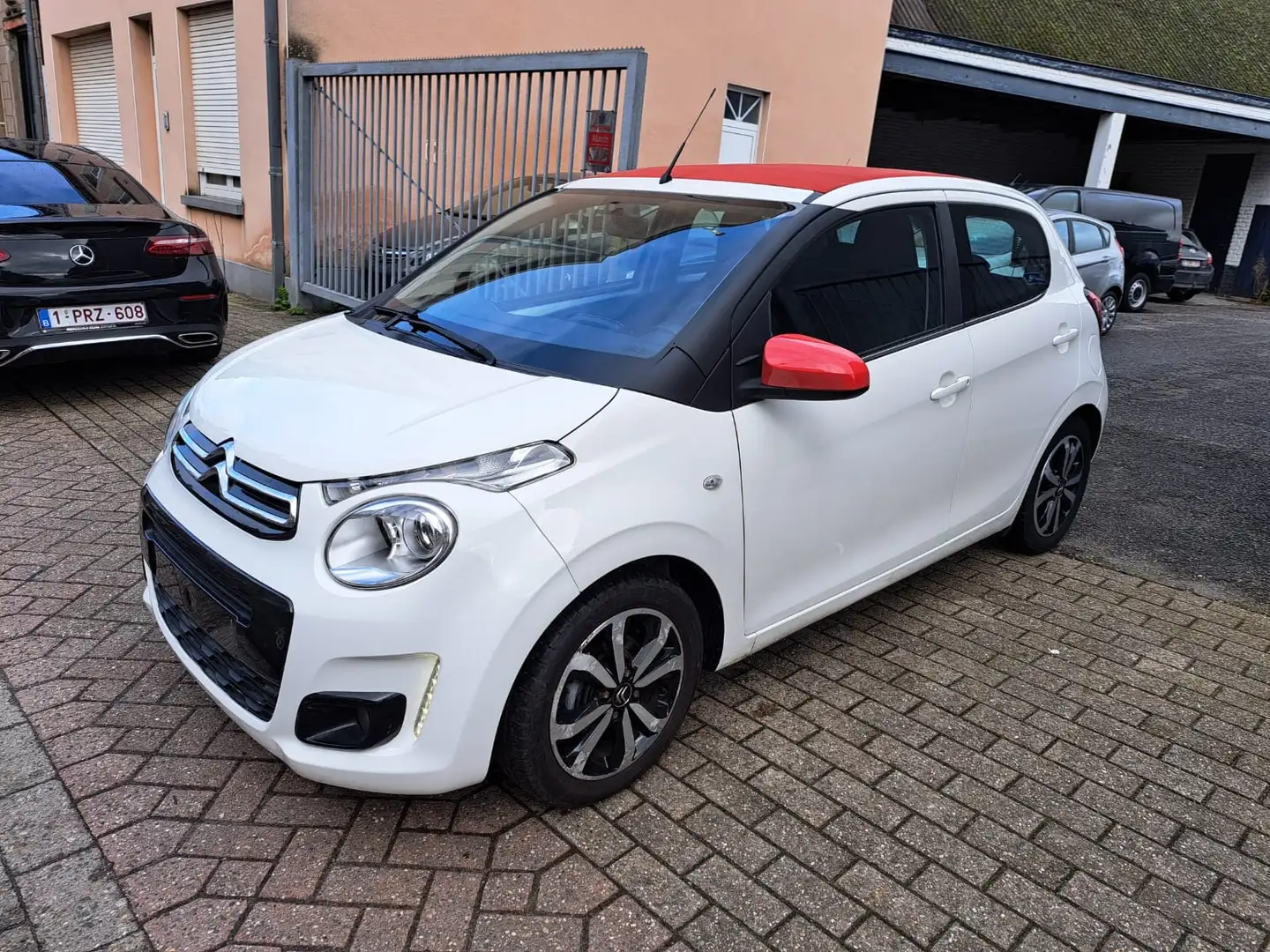 Citroen C1 C1 1.0 VTi Shine ETG AUTO 12 MOIS DE GARANTIE Wit - 1