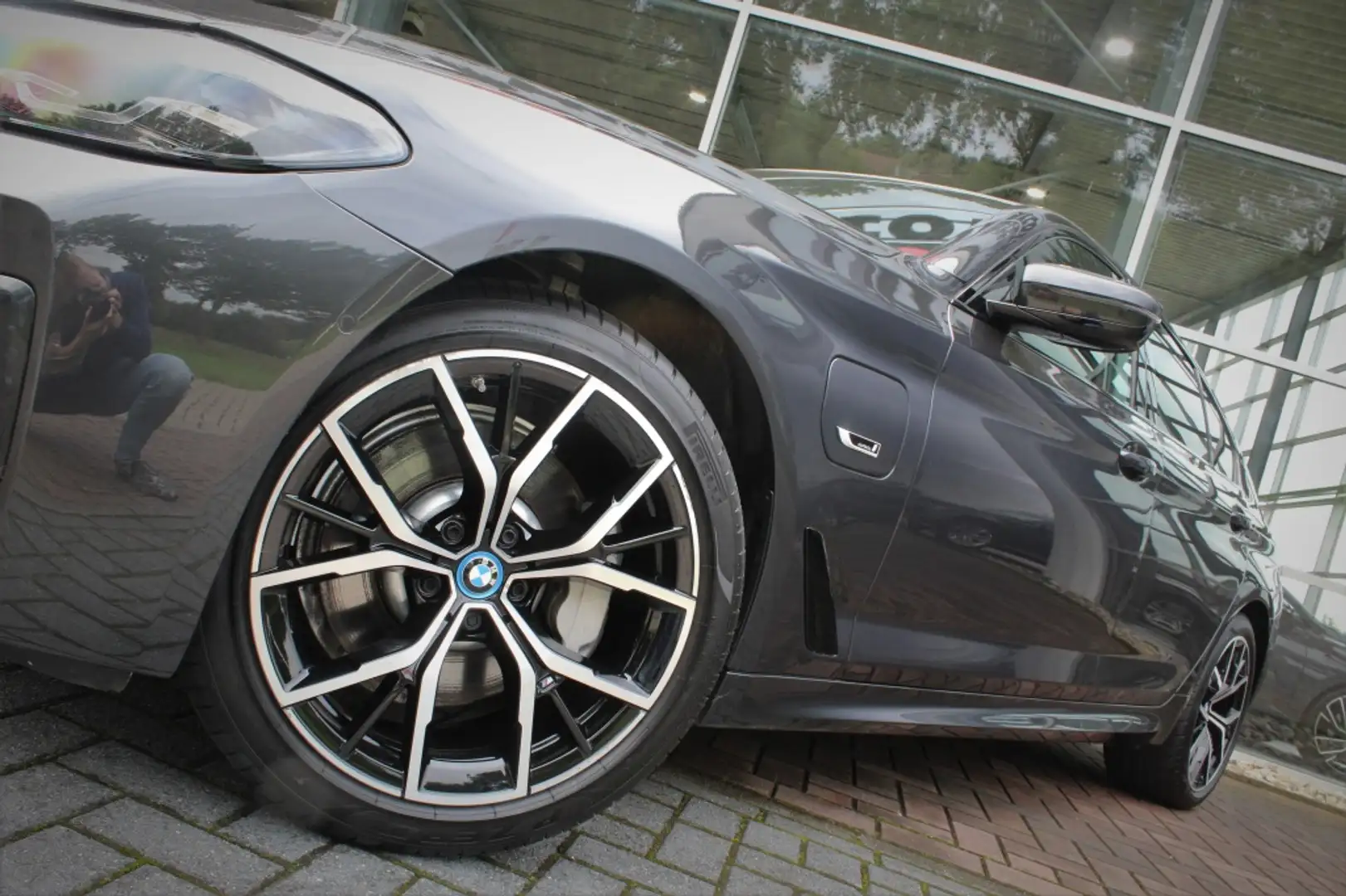 BMW 530 5-serie 530e M-Sport Sedan, Adaptieve Cruise, Trek Grijs - 2