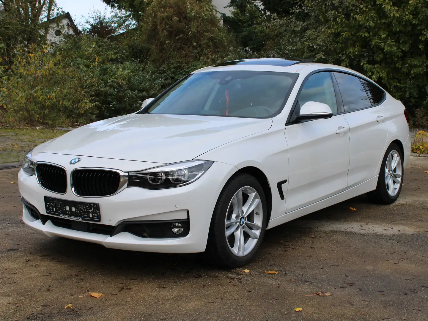 BMW 320 320 d xDrive Advantage*PANO*HUD*NAVI*VOLL* White - 1