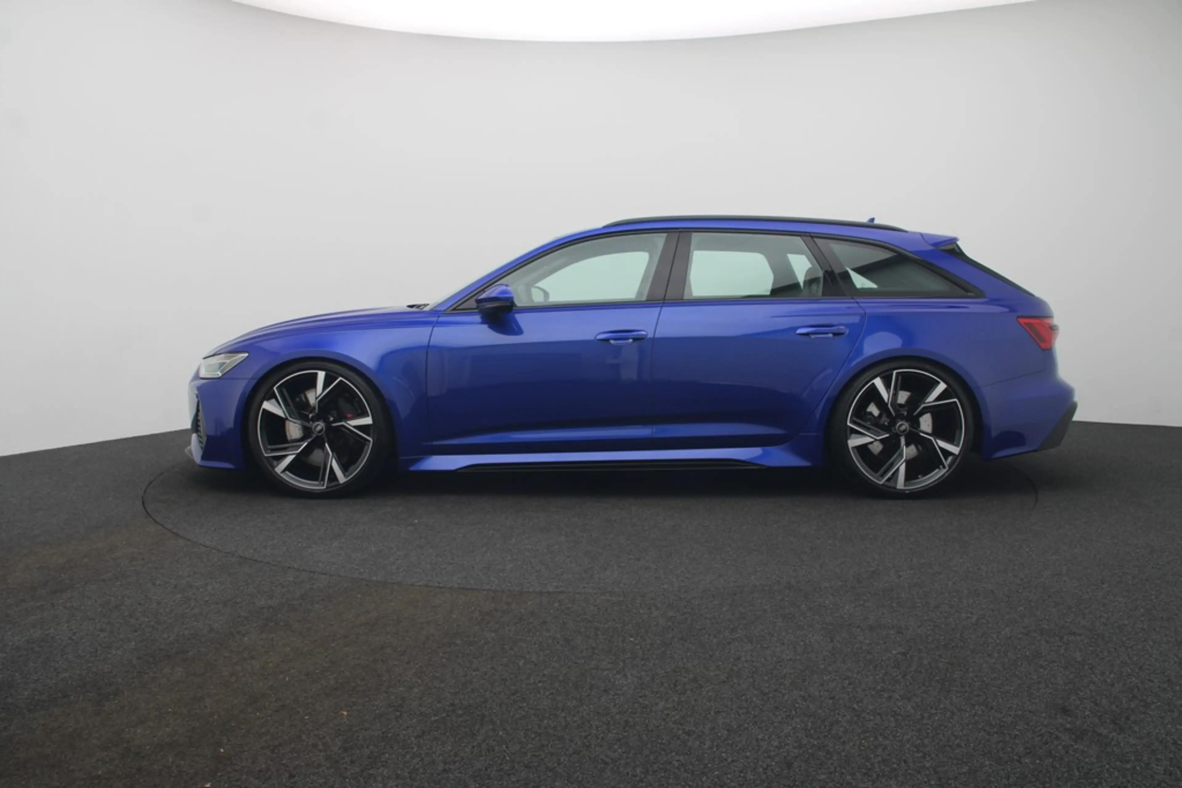 Audi RS6 Avant 4.0 TFSI quattro . LED ACC B&O Pano — photo 2