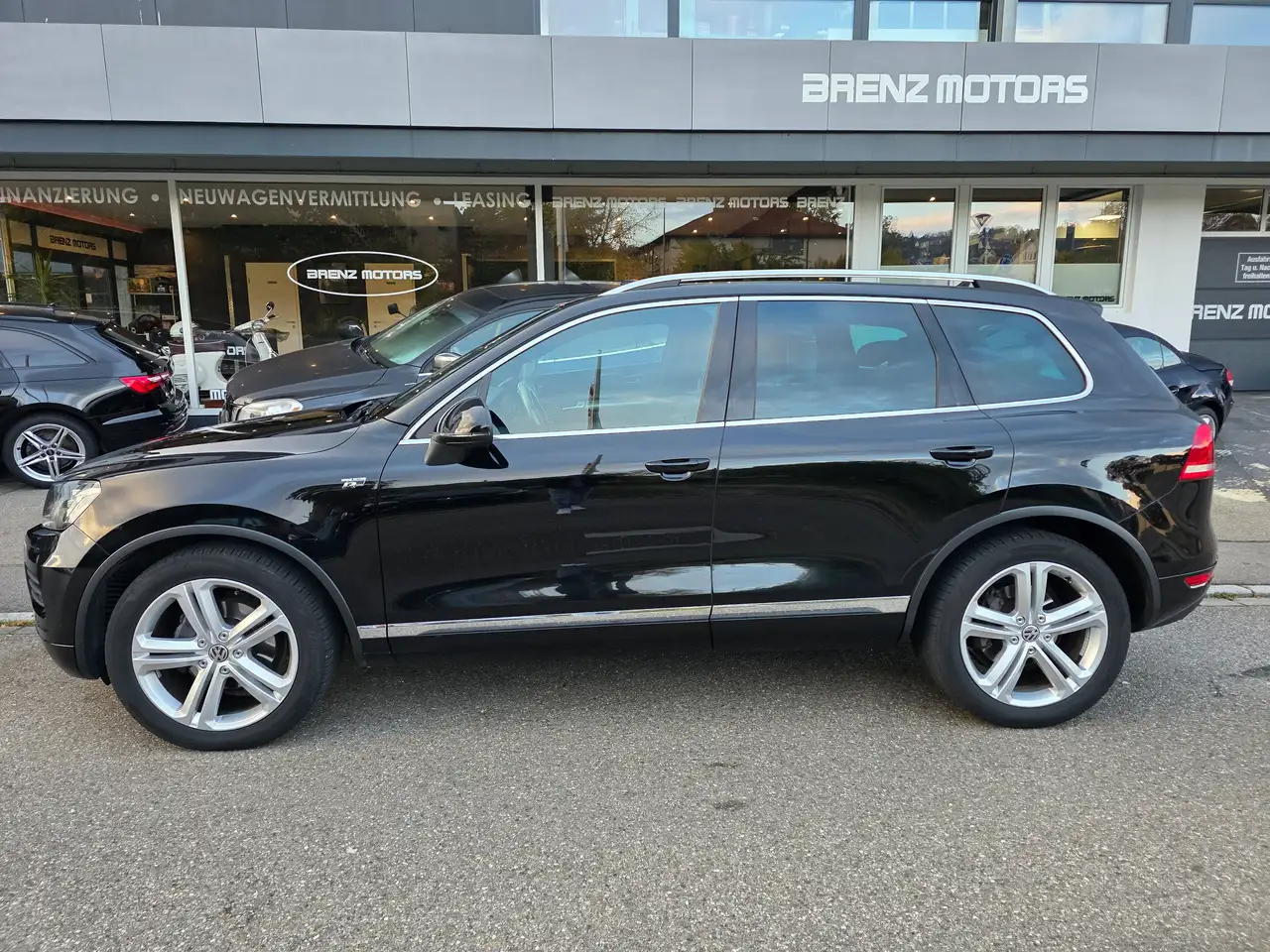 Volkswagen Touareg V6 TDI BMT / R-Line/4 Motion/8fach/ Top Zustand — photo 1 of 40