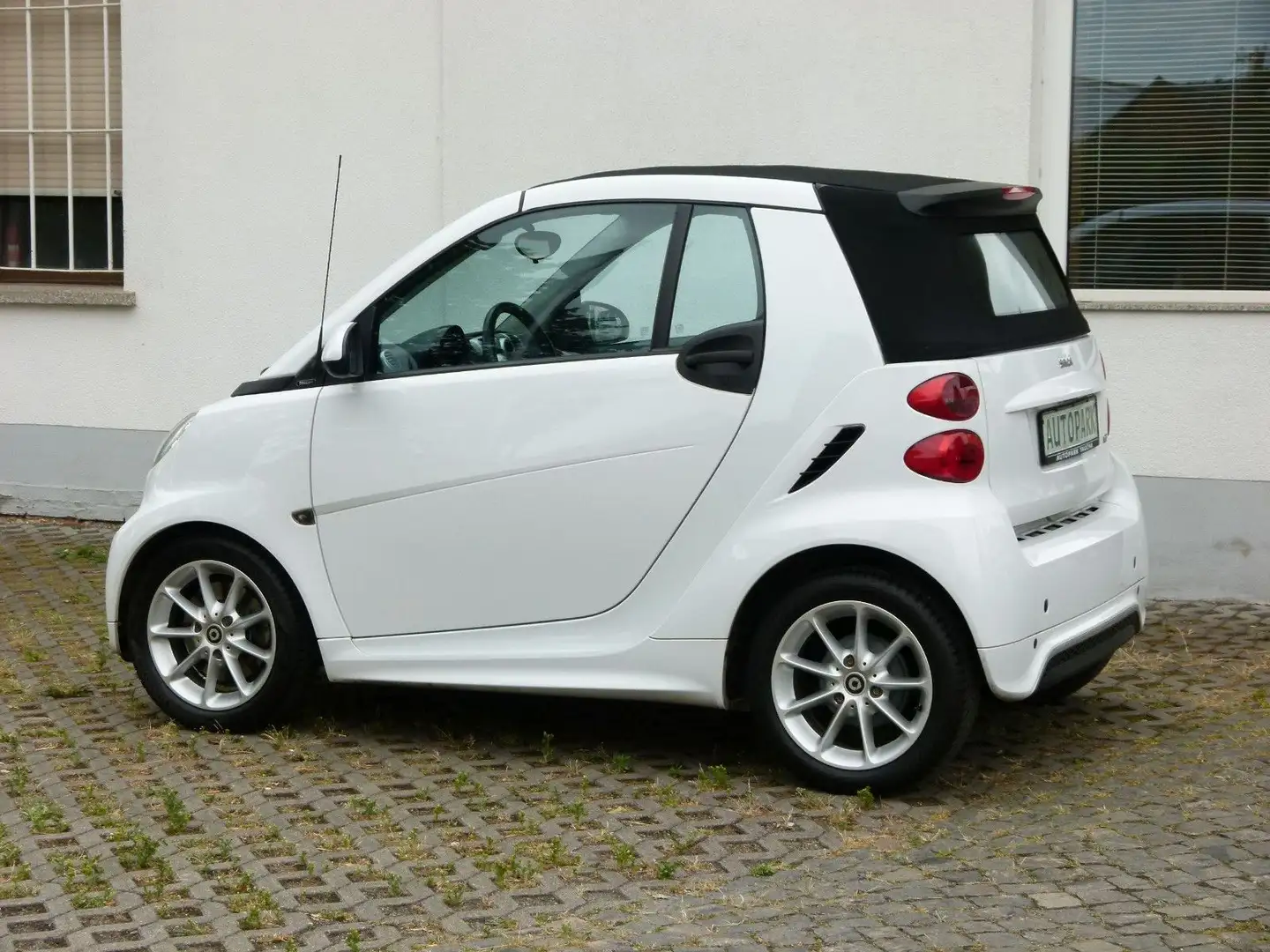 smart forTwo fortwo Cabrio Servo Klima Navi SHz +GARANTIE+ Weiß - 2